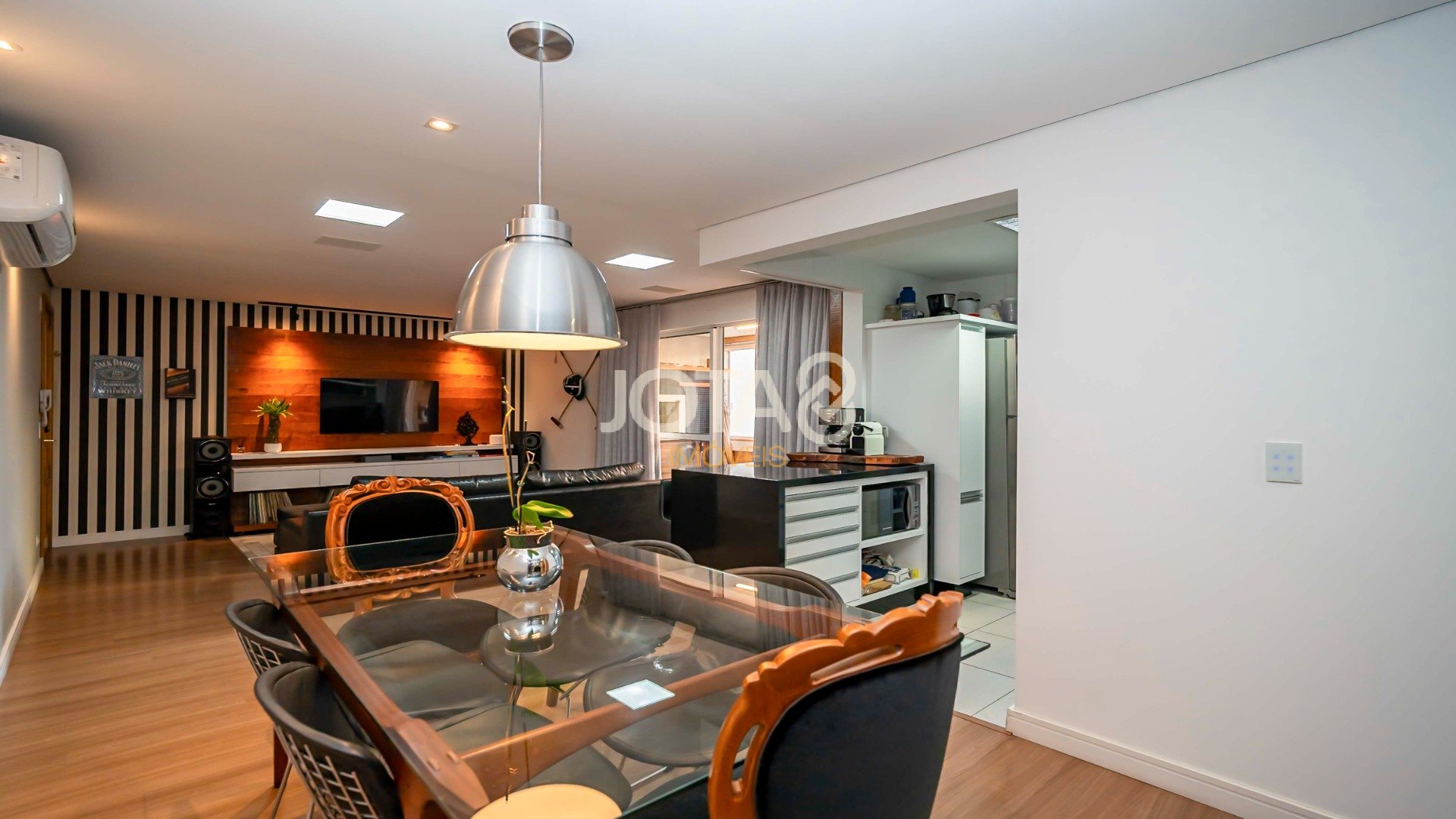 APARTAMENTO 2 QUARTOS E 2 VAGAS NO ALTO DA GLÓRIA!