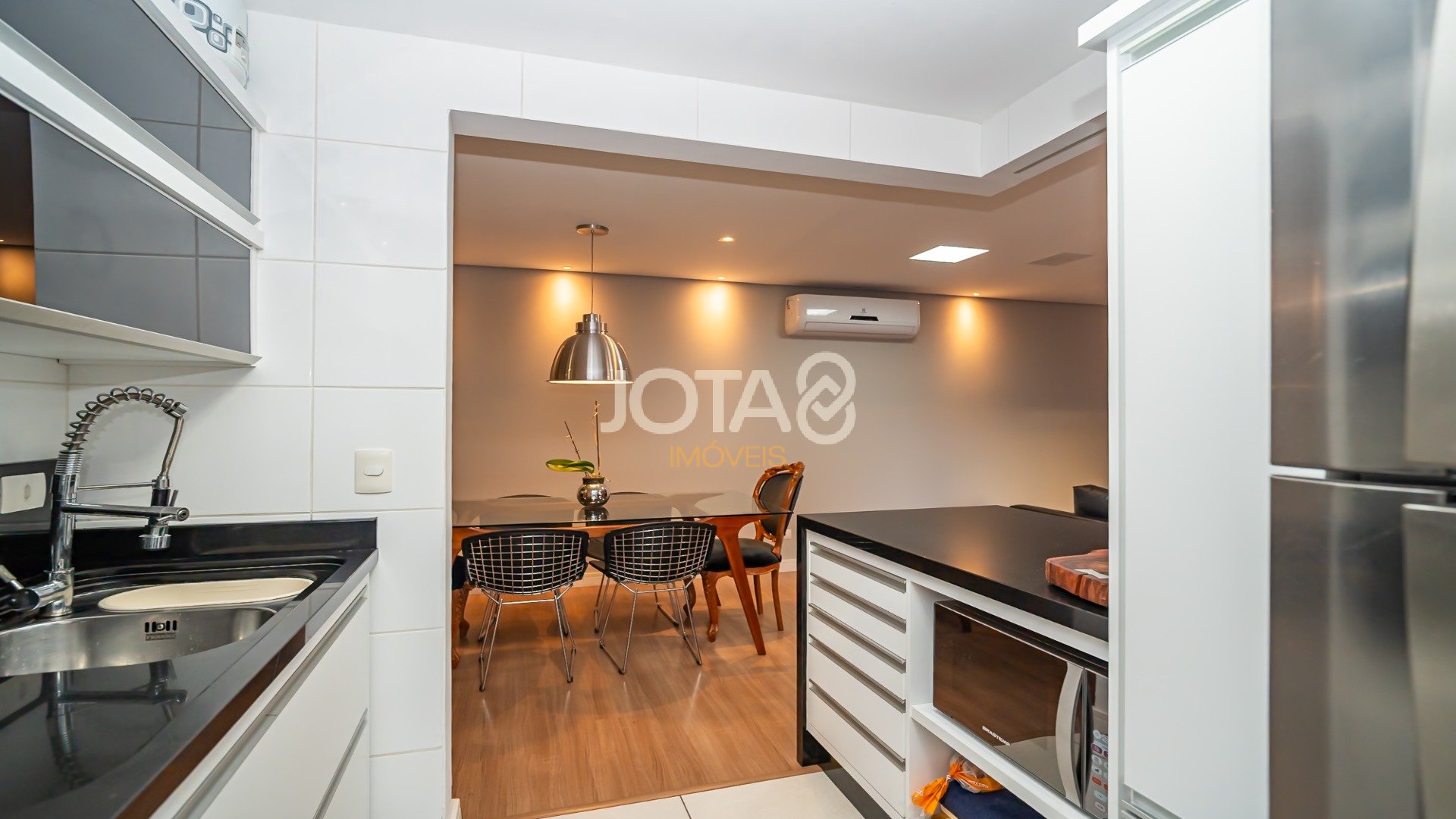 APARTAMENTO 2 QUARTOS E 2 VAGAS NO ALTO DA GLÓRIA!