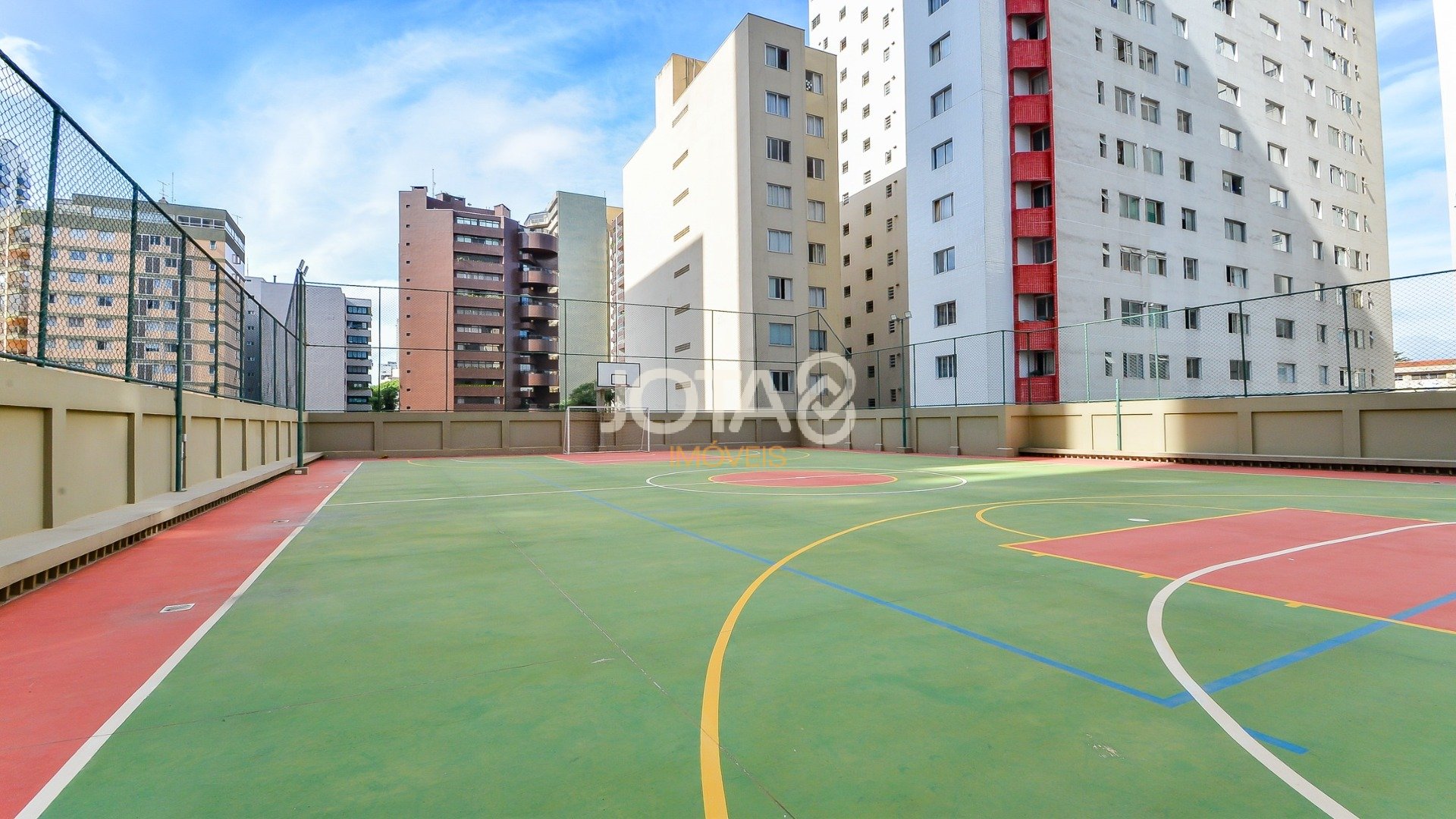 AMPLO APARTAMENTO COM 4 QUARTOS  NO BATEL