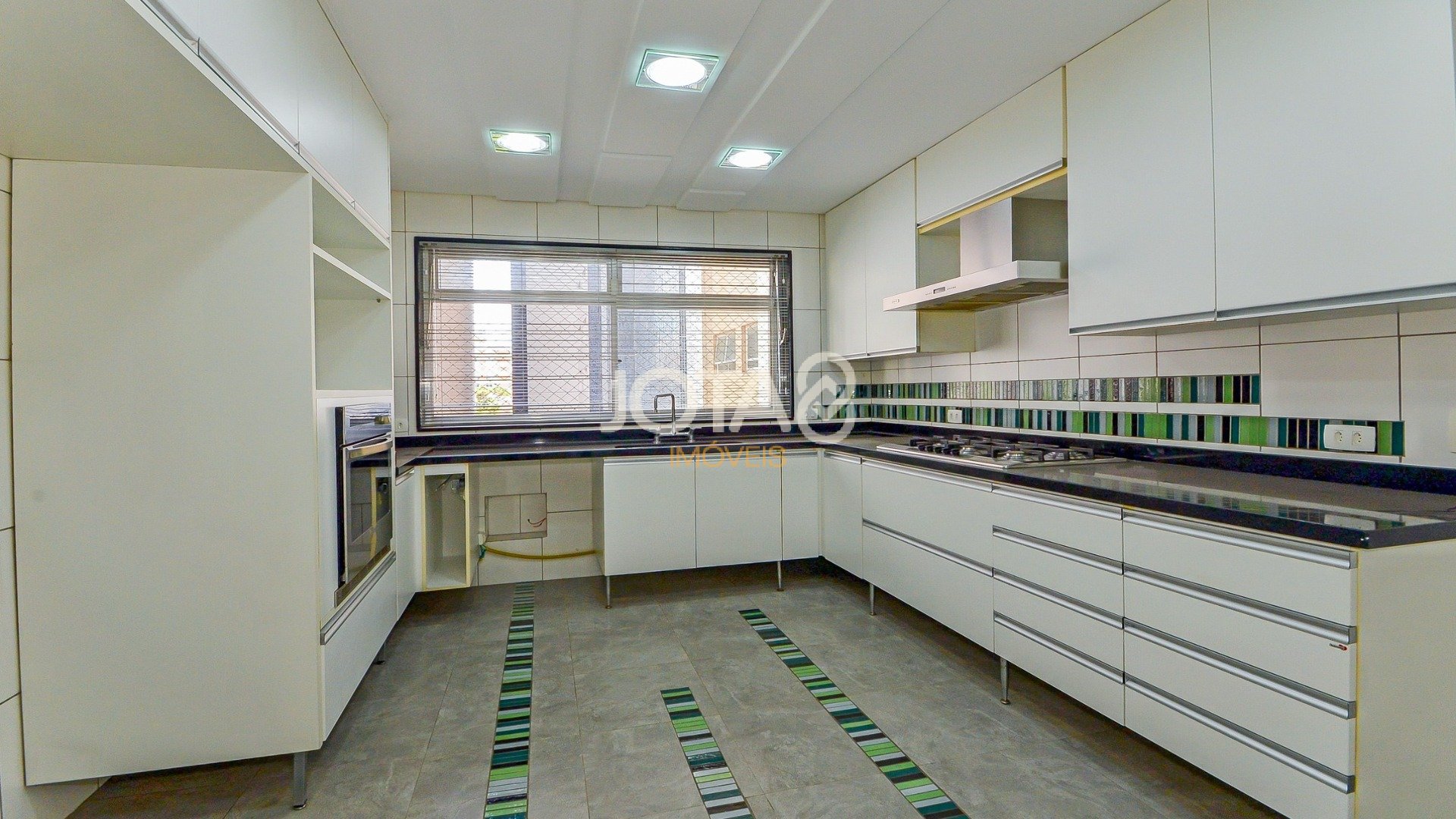 AMPLO APARTAMENTO COM 4 QUARTOS  NO BATEL