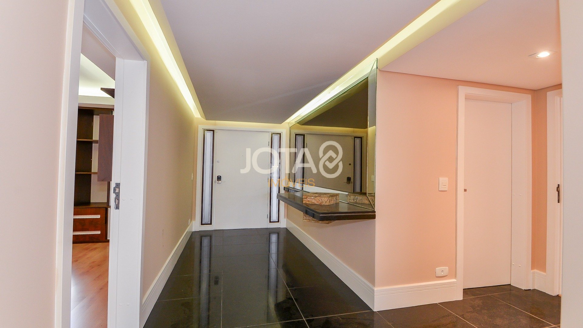 AMPLO APARTAMENTO COM 4 QUARTOS  NO BATEL