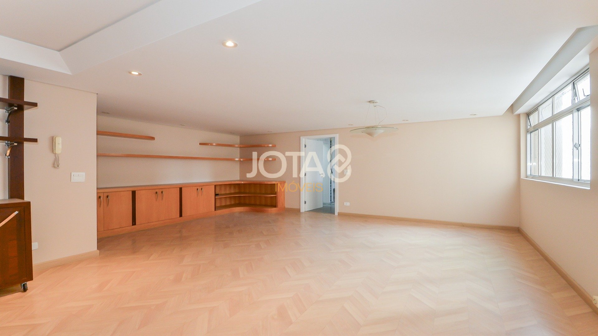 AMPLO APARTAMENTO COM 4 QUARTOS  NO BATEL