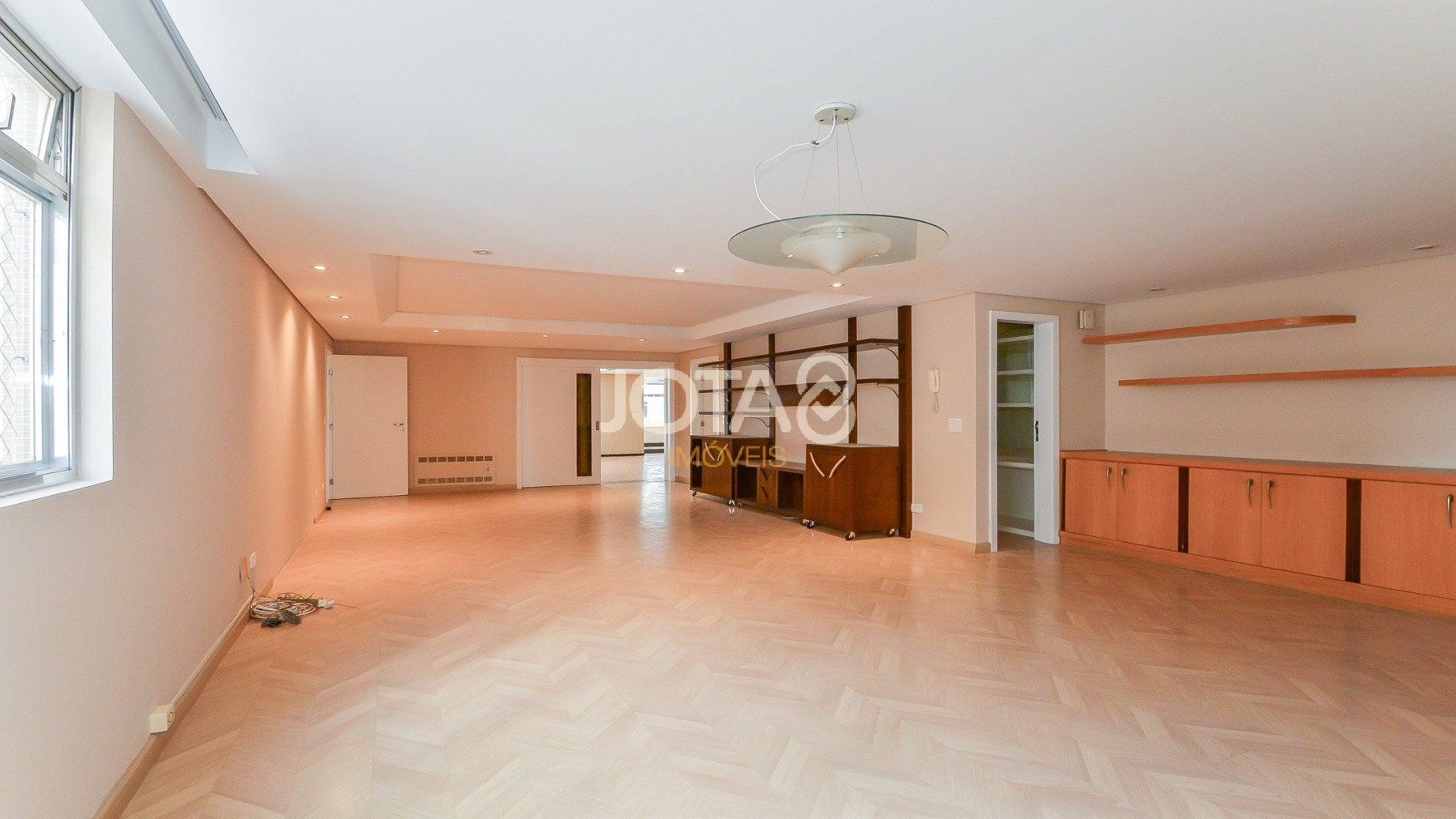 AMPLO APARTAMENTO COM 4 QUARTOS  NO BATEL