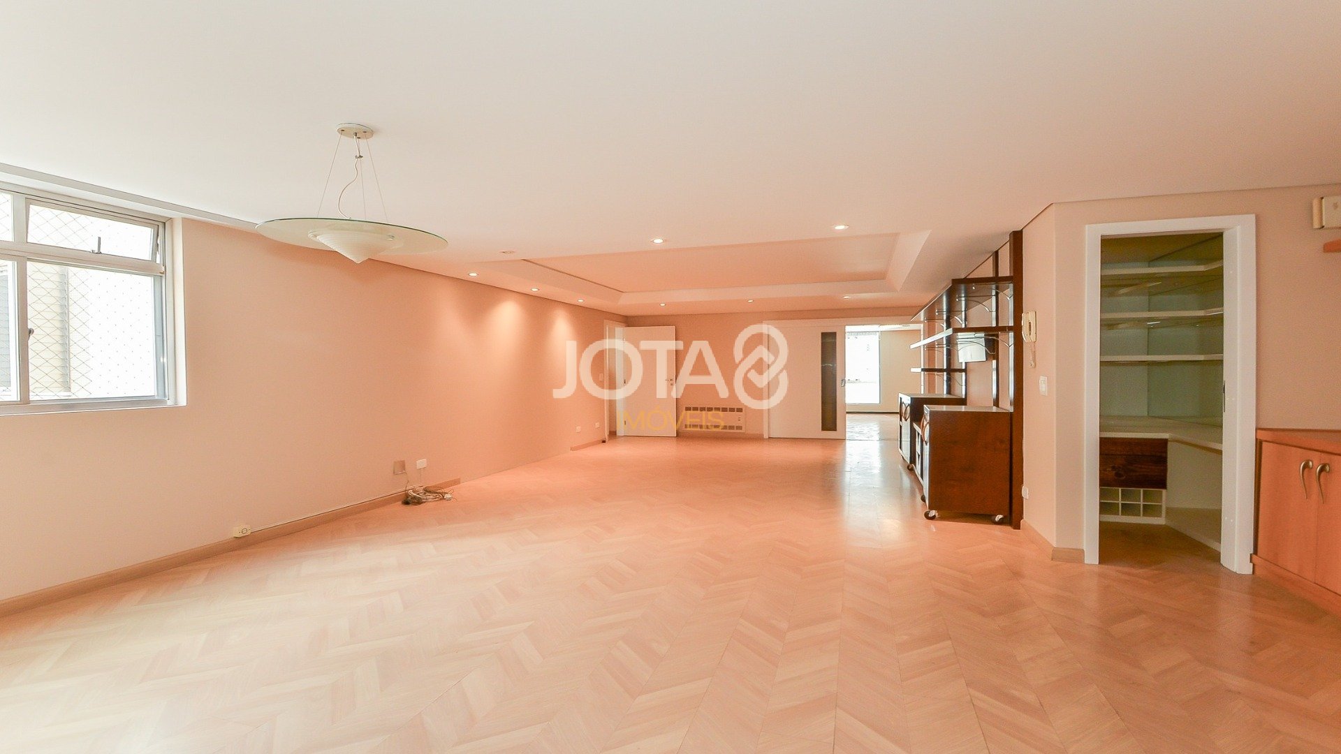 AMPLO APARTAMENTO COM 4 QUARTOS  NO BATEL
