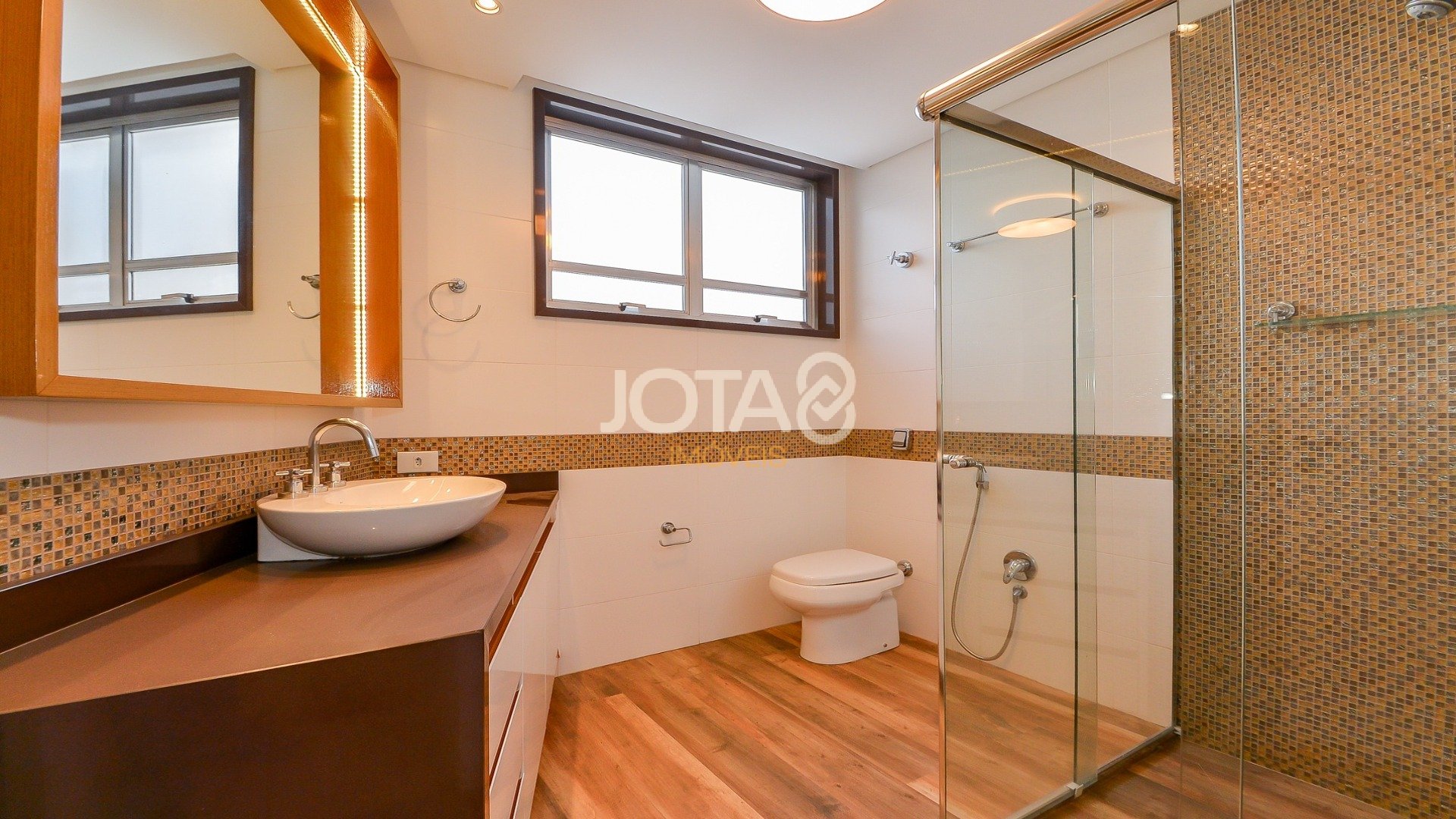 AMPLO APARTAMENTO COM 4 QUARTOS  NO BATEL