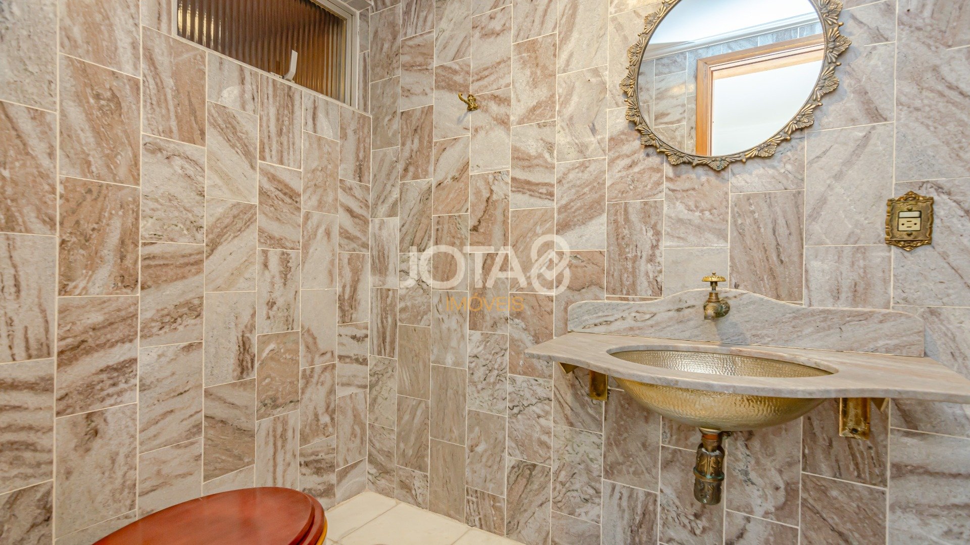 APARTAMENTO COM 4 QUARTOS NO MERCÊS