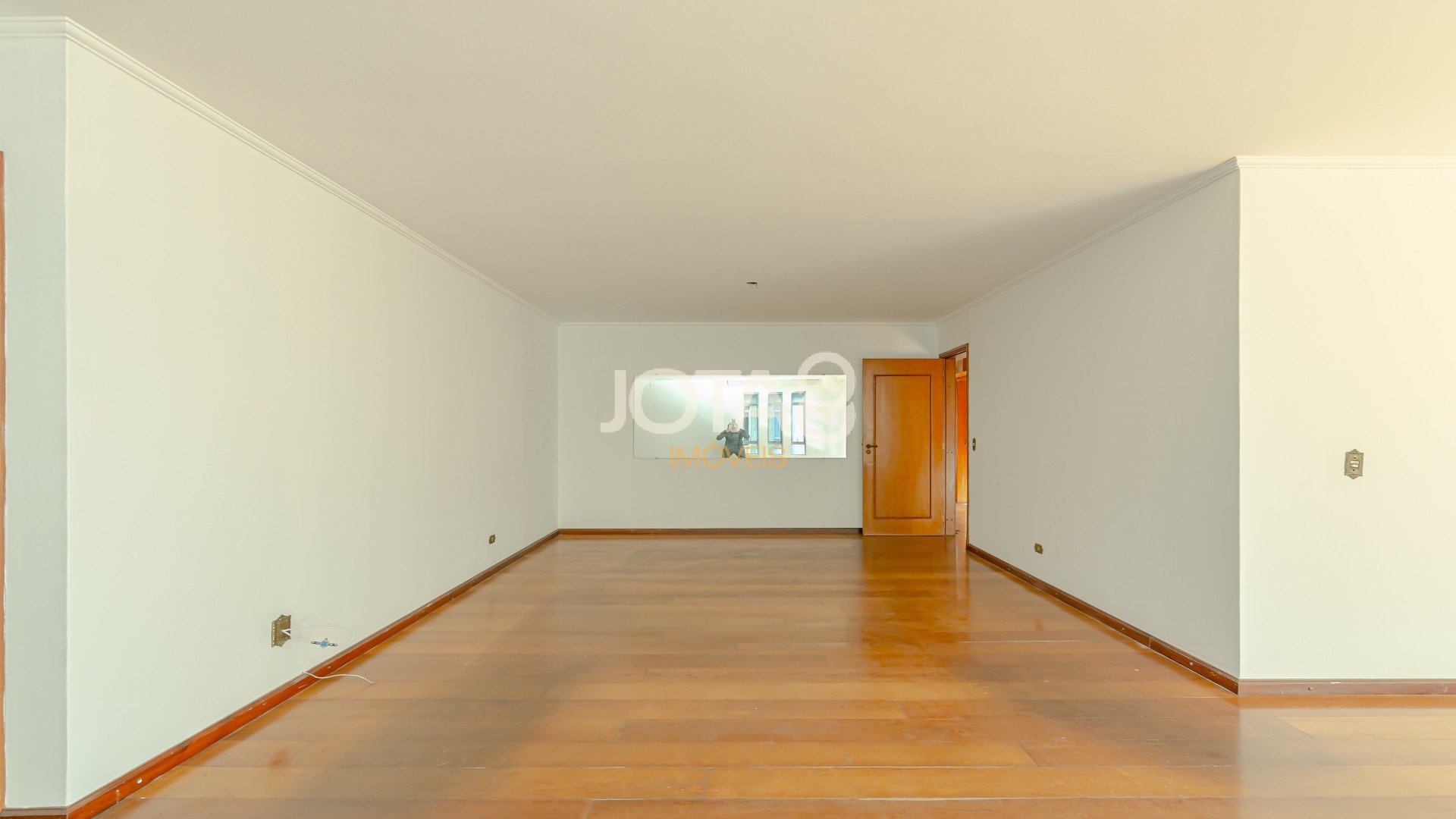 APARTAMENTO COM 4 QUARTOS NO MERCÊS