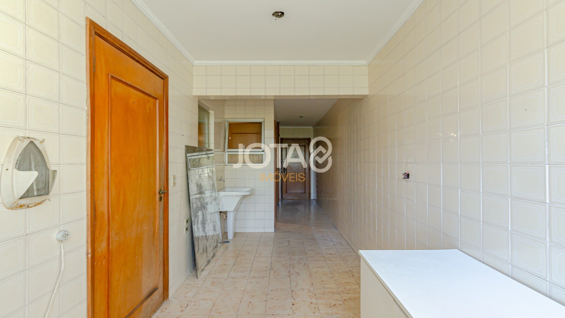 APARTAMENTO COM 4 QUARTOS NO MERCÊS