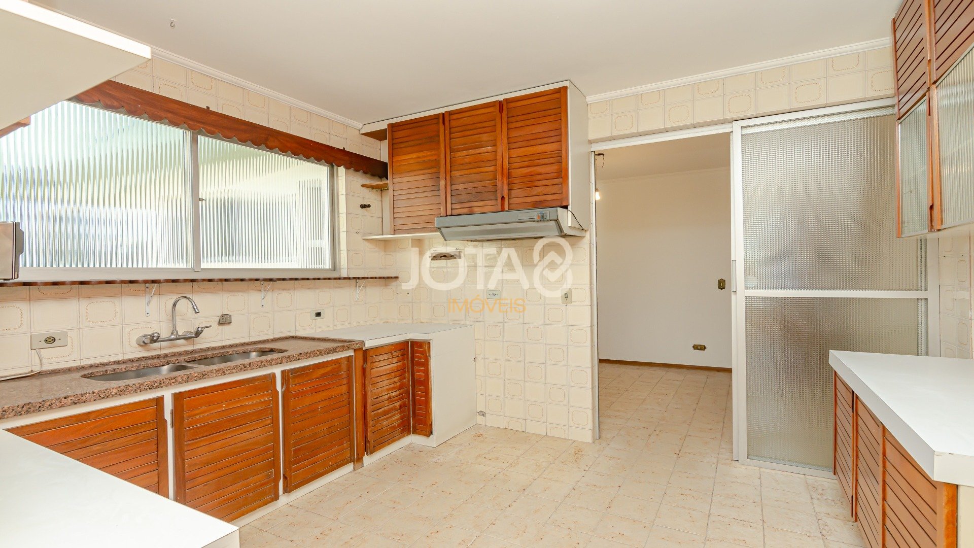 APARTAMENTO COM 4 QUARTOS NO MERCÊS