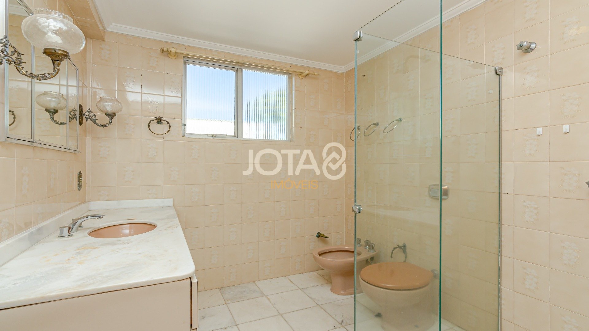 APARTAMENTO COM 4 QUARTOS NO MERCÊS