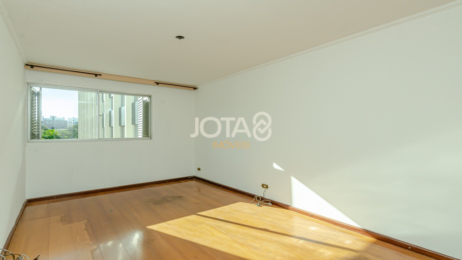 APARTAMENTO COM 4 QUARTOS NO MERCÊS