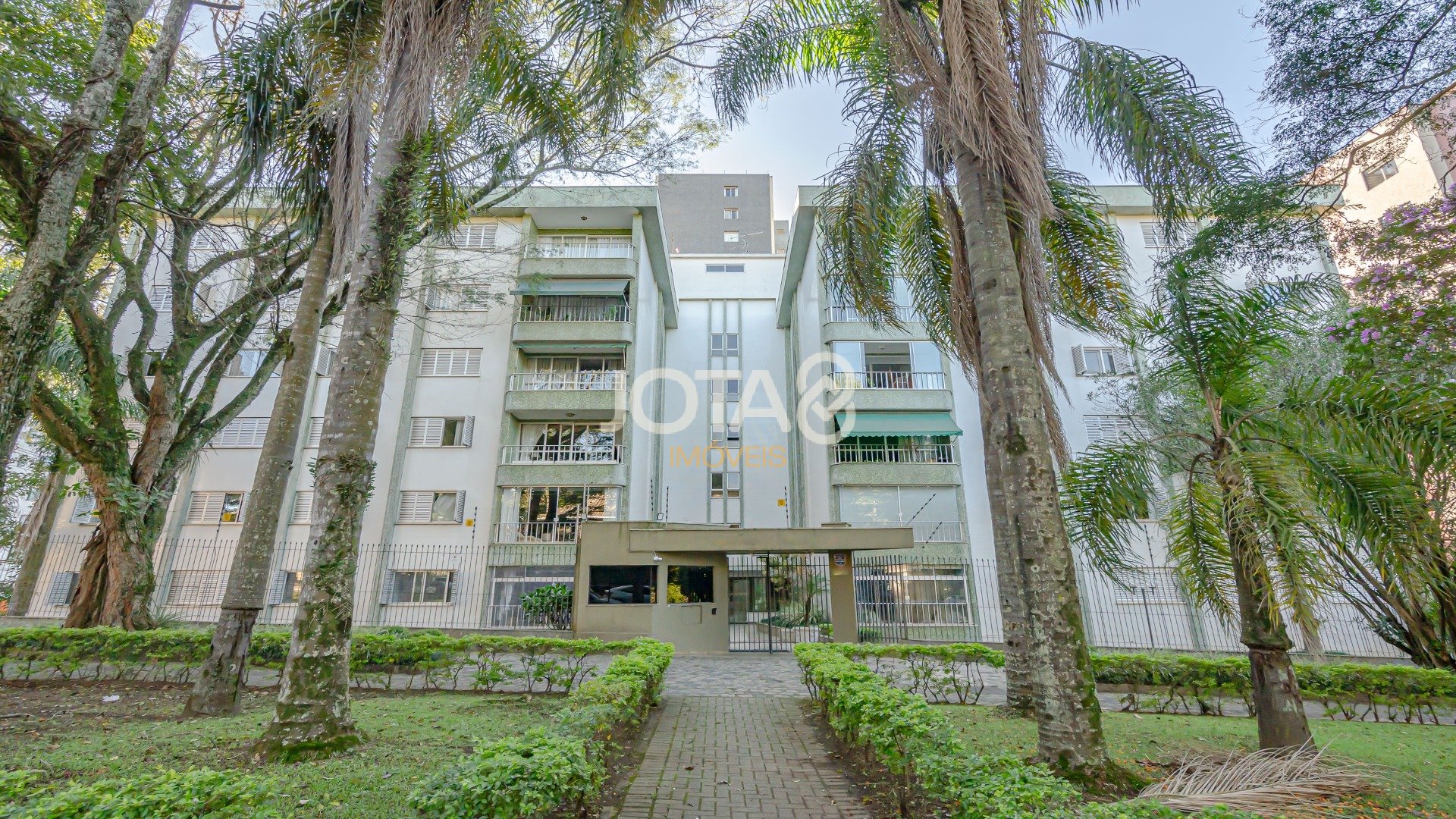 APARTAMENTO COM 4 QUARTOS NO MERCÊS