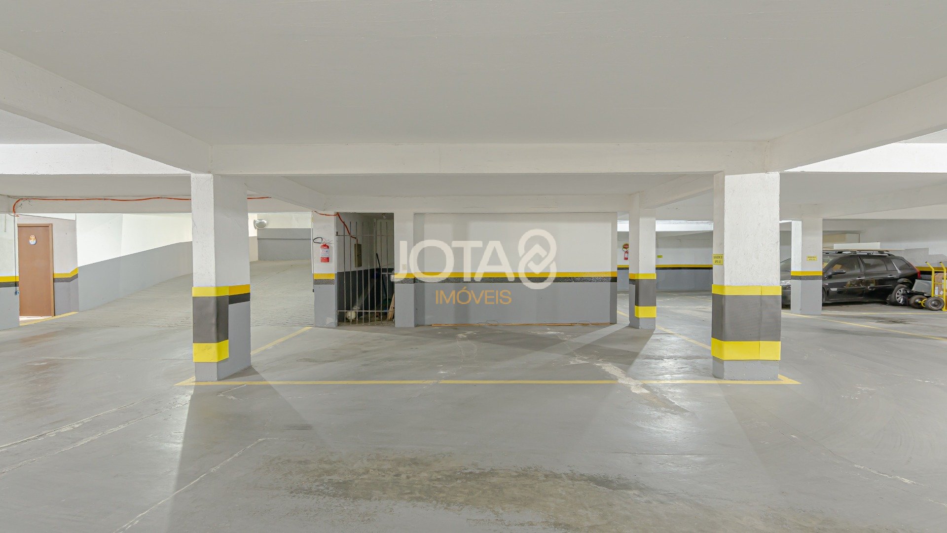 APARTAMENTO COM 4 QUARTOS NO MERCÊS