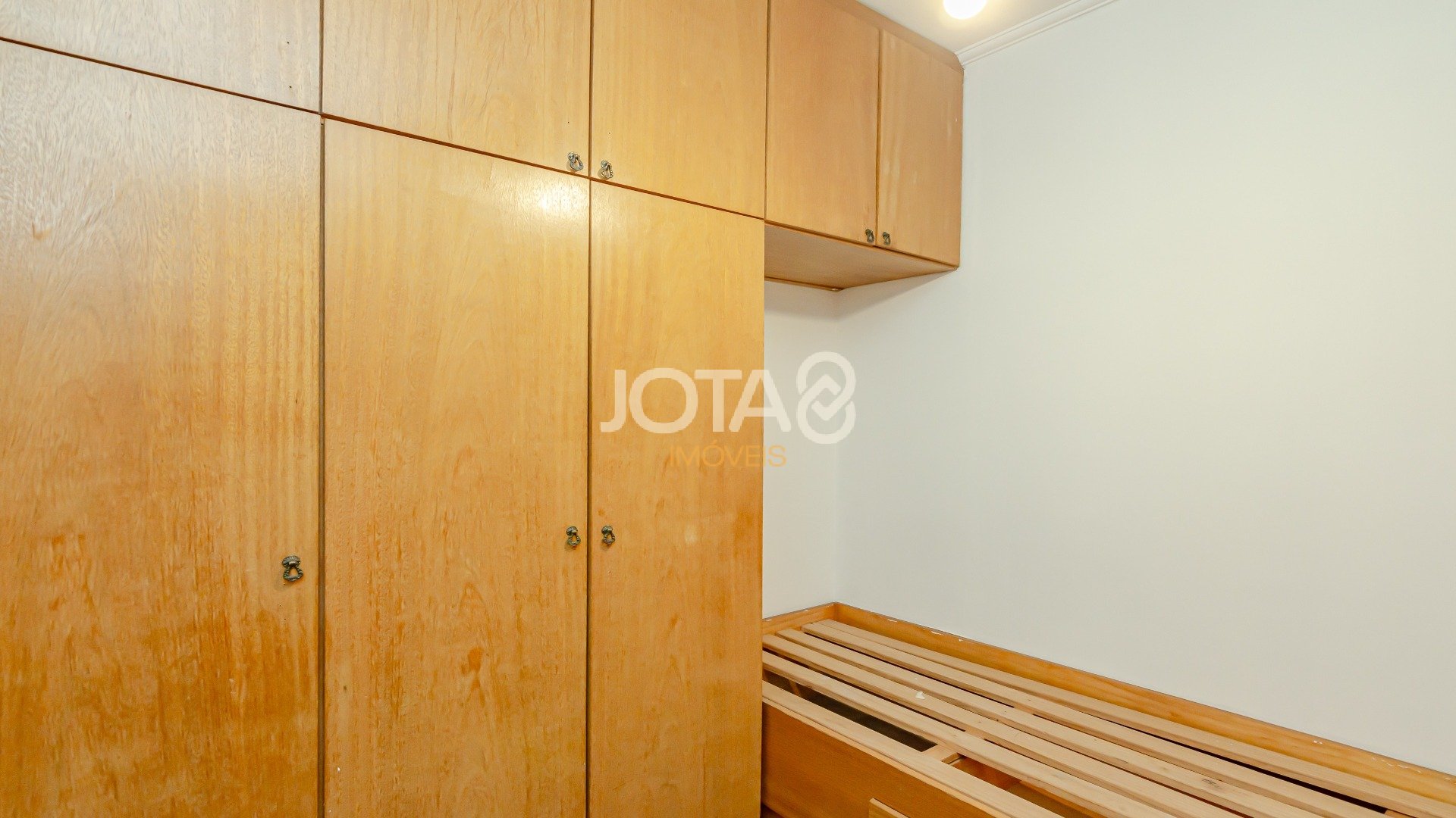 APARTAMENTO COM 4 QUARTOS NO MERCÊS