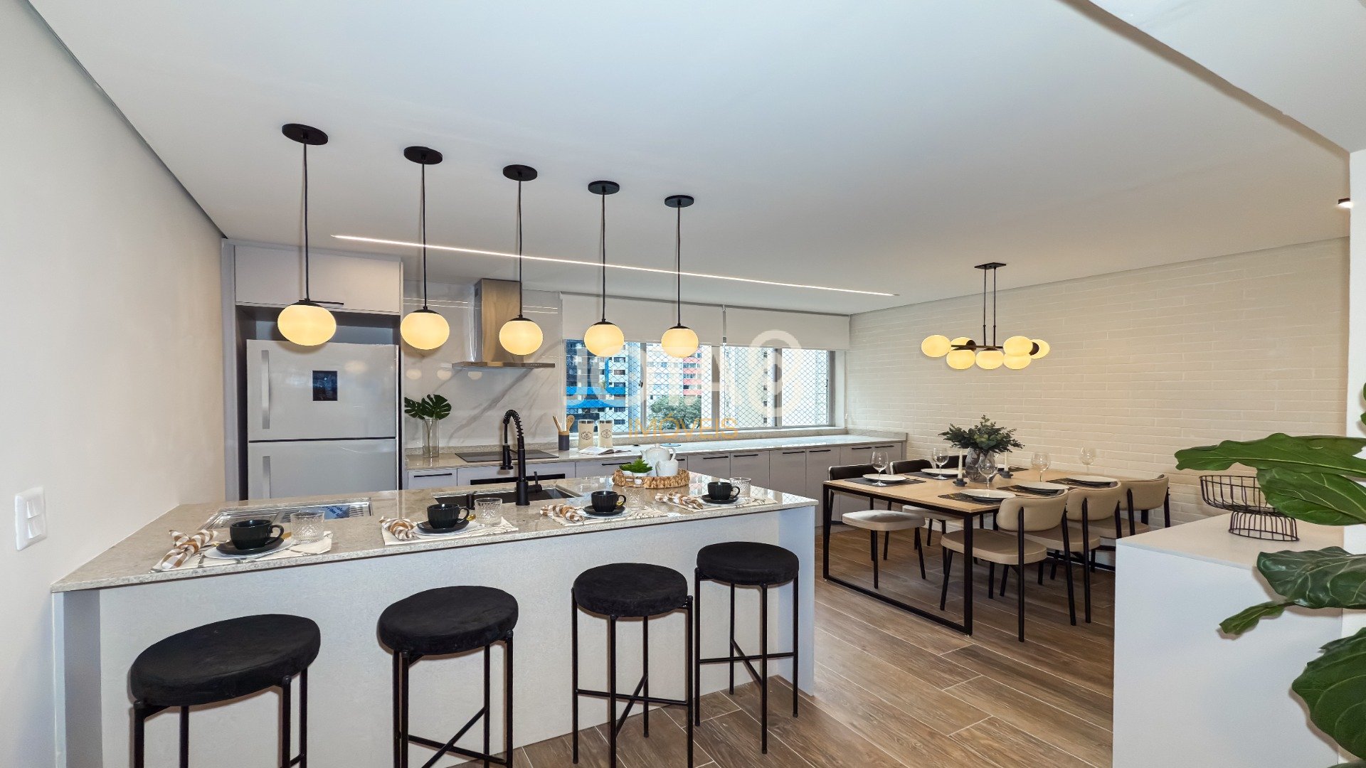 Foto de destaque Apartamento reformado e mobiliado com 2 quartos e 1 vaga no bigorrilho