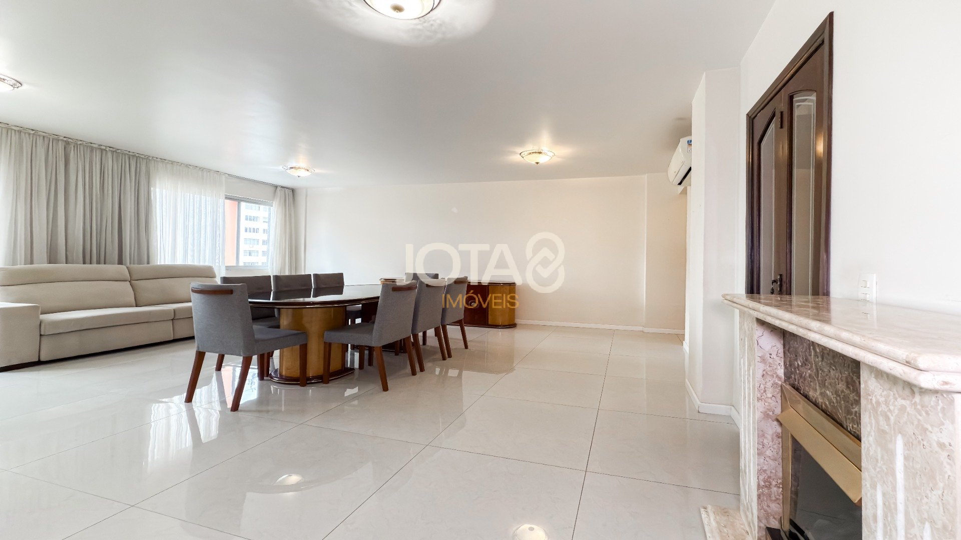 APARTAMENTO , 3 QUARTOS, AMPLA SALA, COZINHA COM COPA