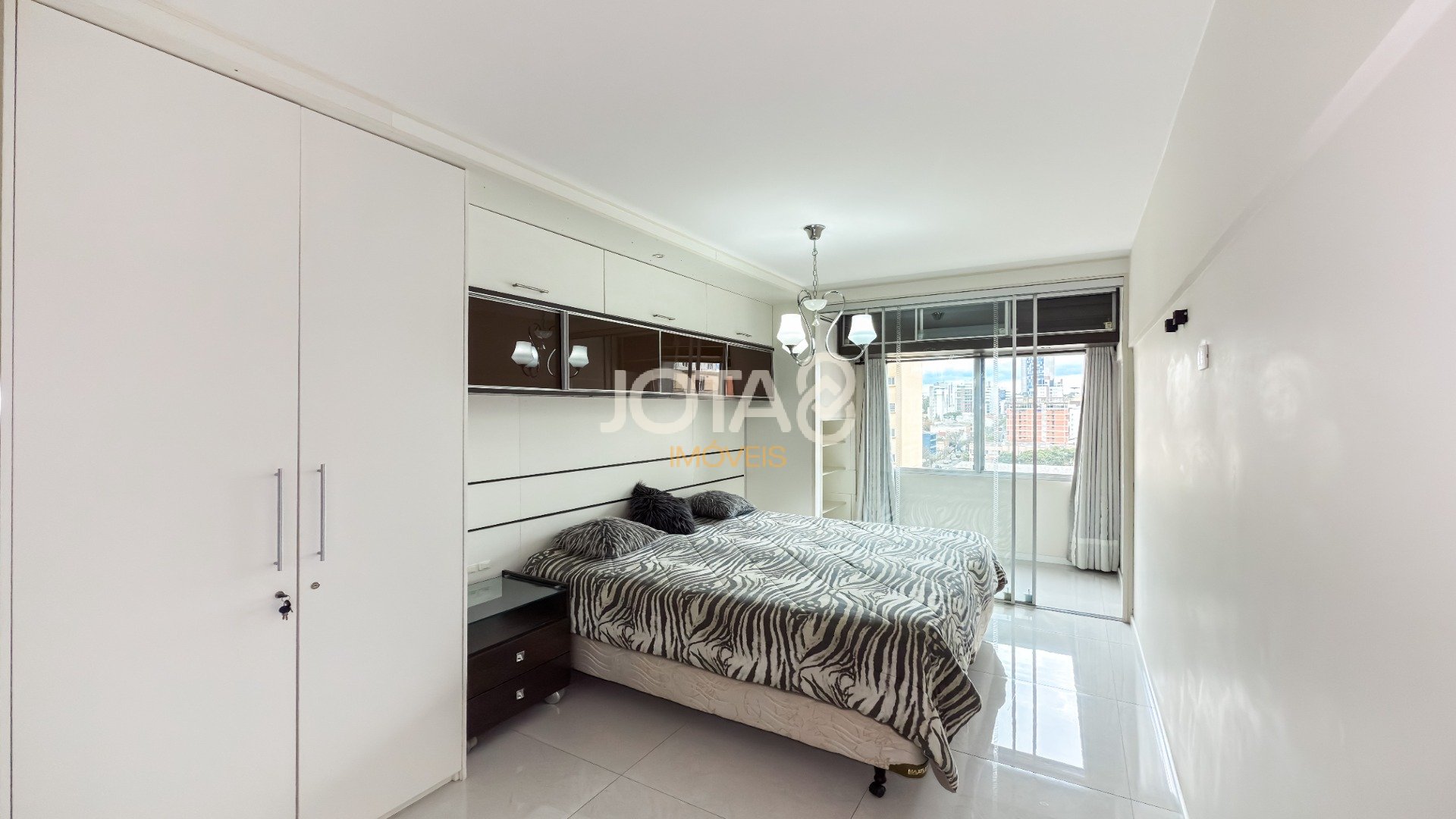 APARTAMENTO , 3 QUARTOS, AMPLA SALA, COZINHA COM COPA
