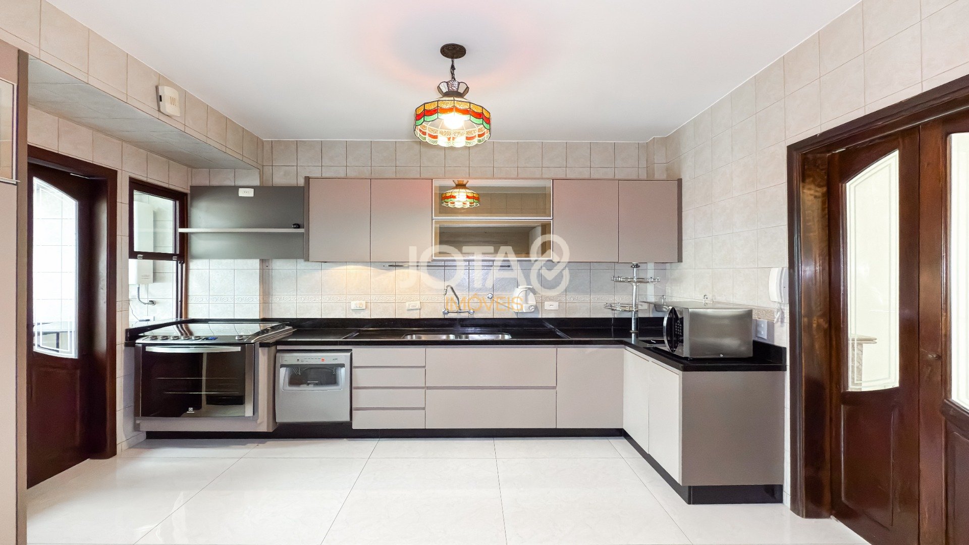 APARTAMENTO , 3 QUARTOS, AMPLA SALA, COZINHA COM COPA