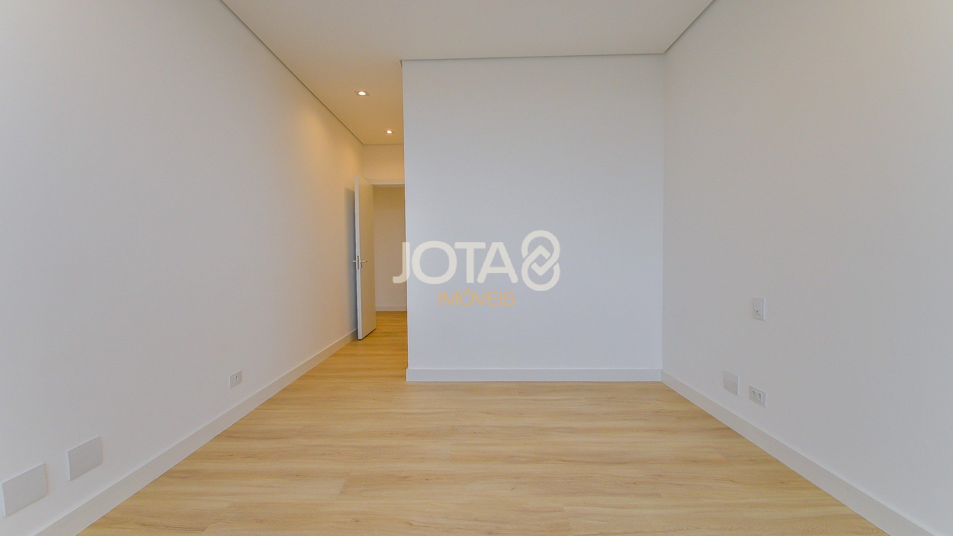 APARTAMENTO NOVO DE 3 SUÍTES AO LADO DO MON