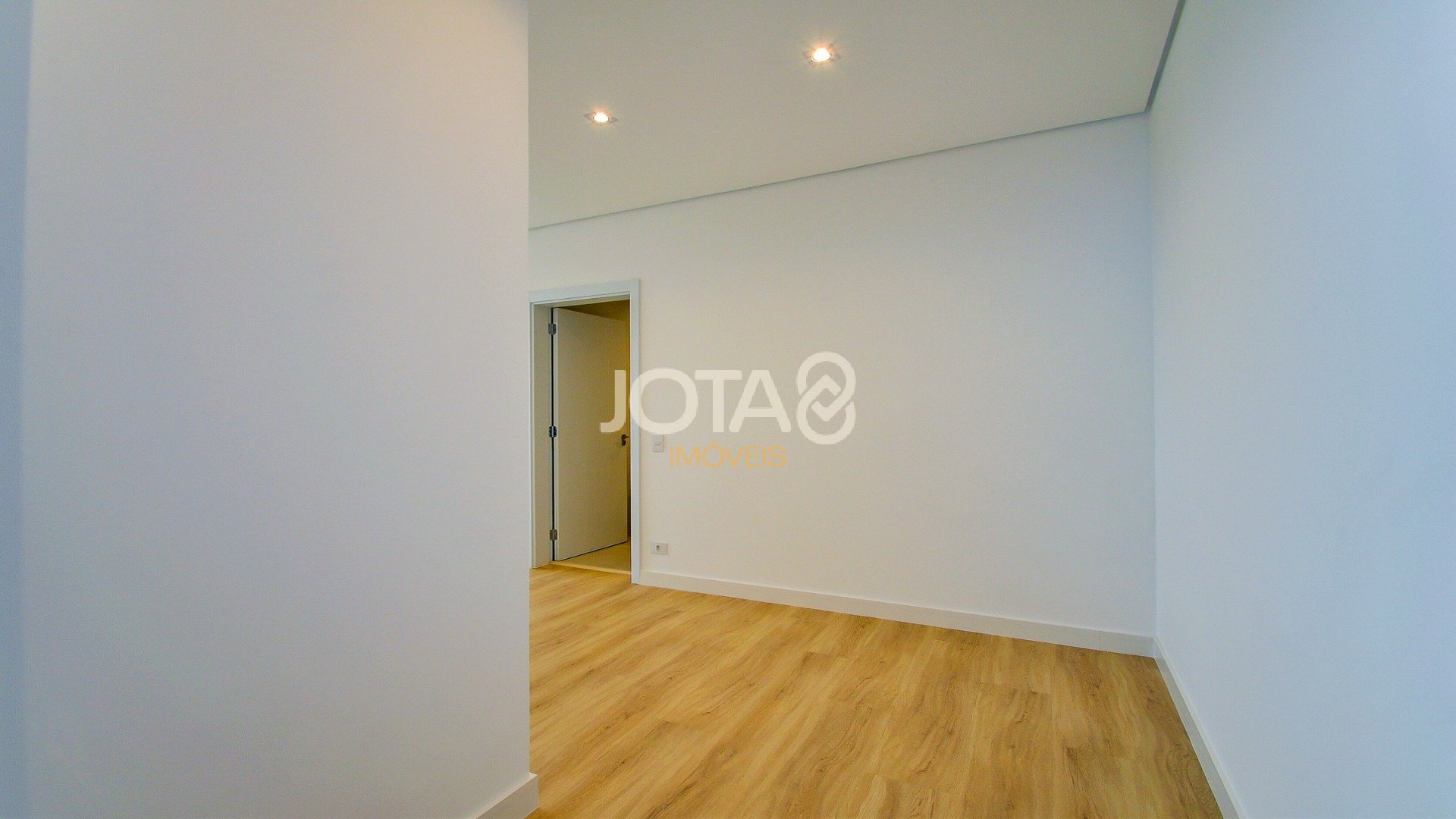 APARTAMENTO NOVO DE 3 SUÍTES AO LADO DO MON