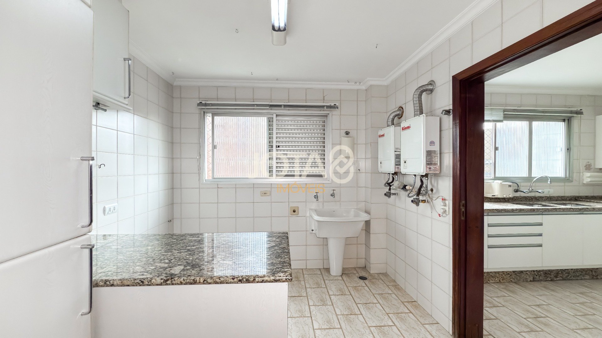 ÁGUA VERDE 158M² -  INVISTA NO ENDEREÇO. TRANSFORME O ESPAÇO.
