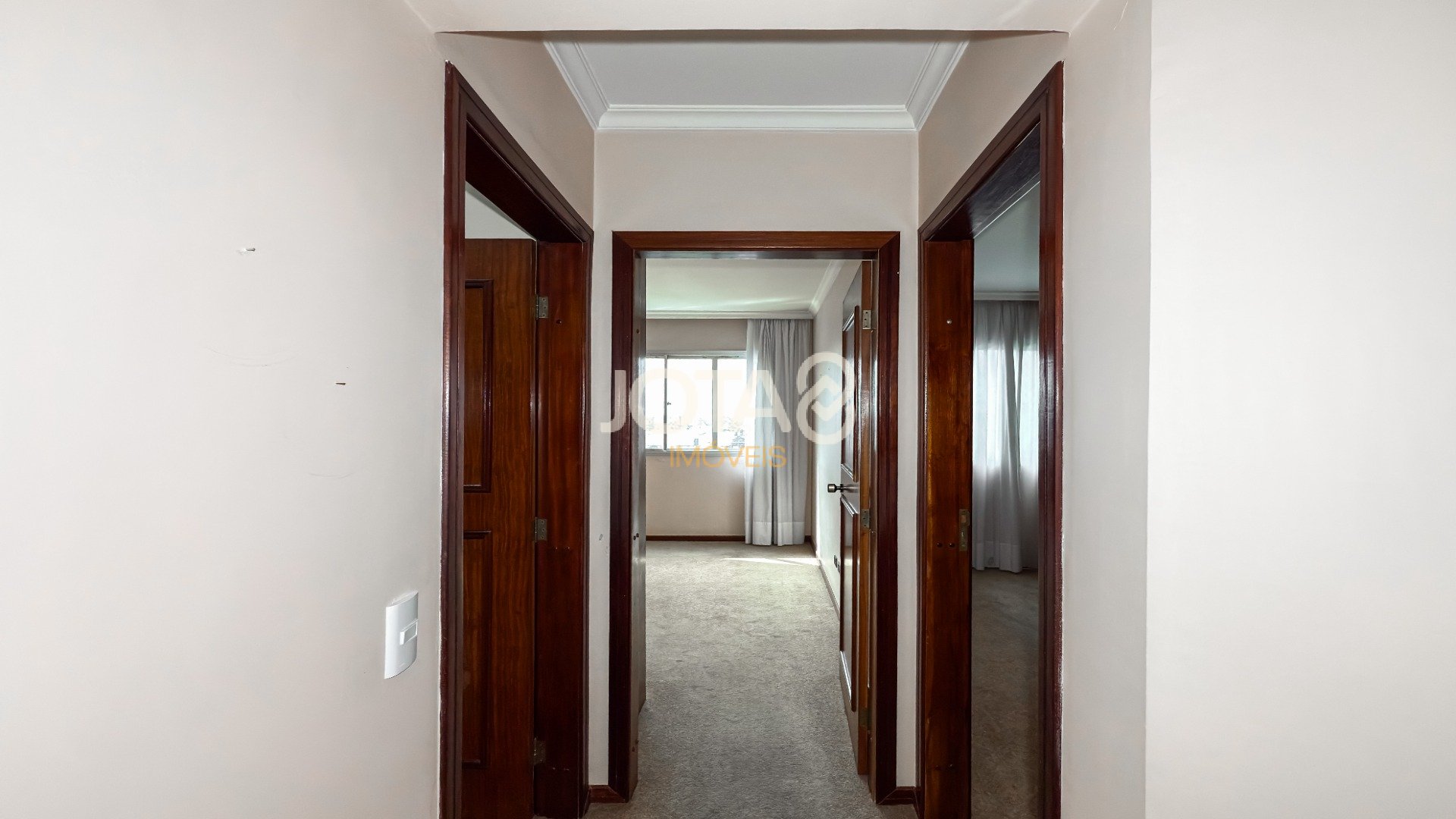 ÁGUA VERDE 158M² -  INVISTA NO ENDEREÇO. TRANSFORME O ESPAÇO.