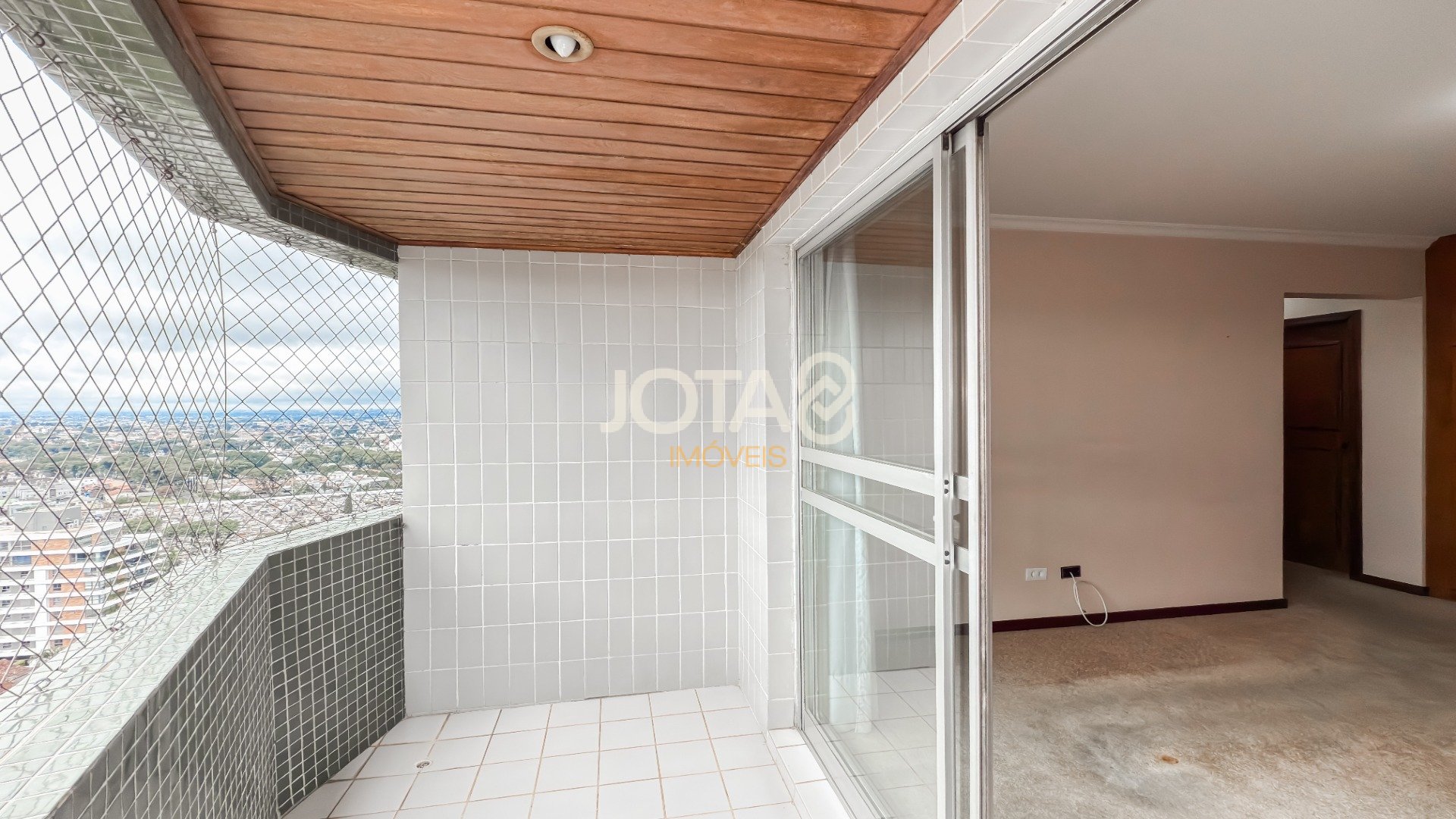 ÁGUA VERDE 158M² -  INVISTA NO ENDEREÇO. TRANSFORME O ESPAÇO.