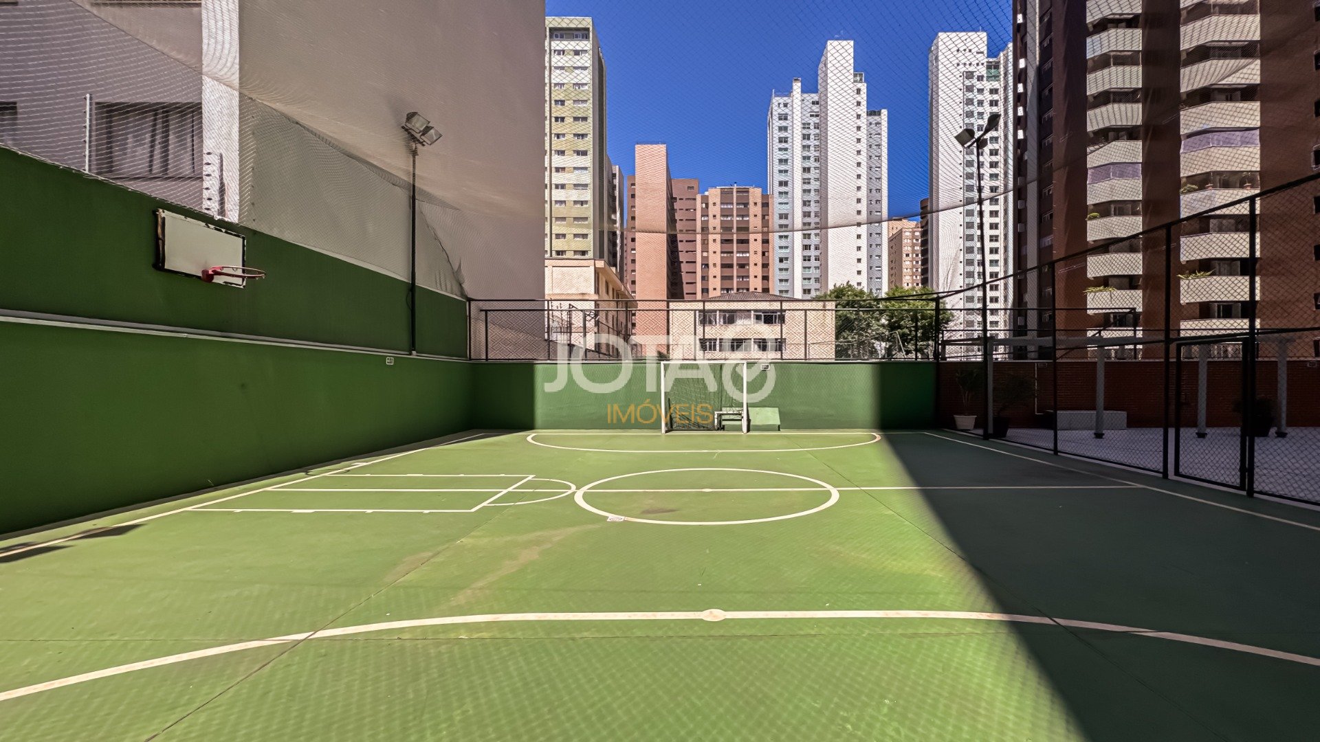 ÁGUA VERDE 158M² -  INVISTA NO ENDEREÇO. TRANSFORME O ESPAÇO.
