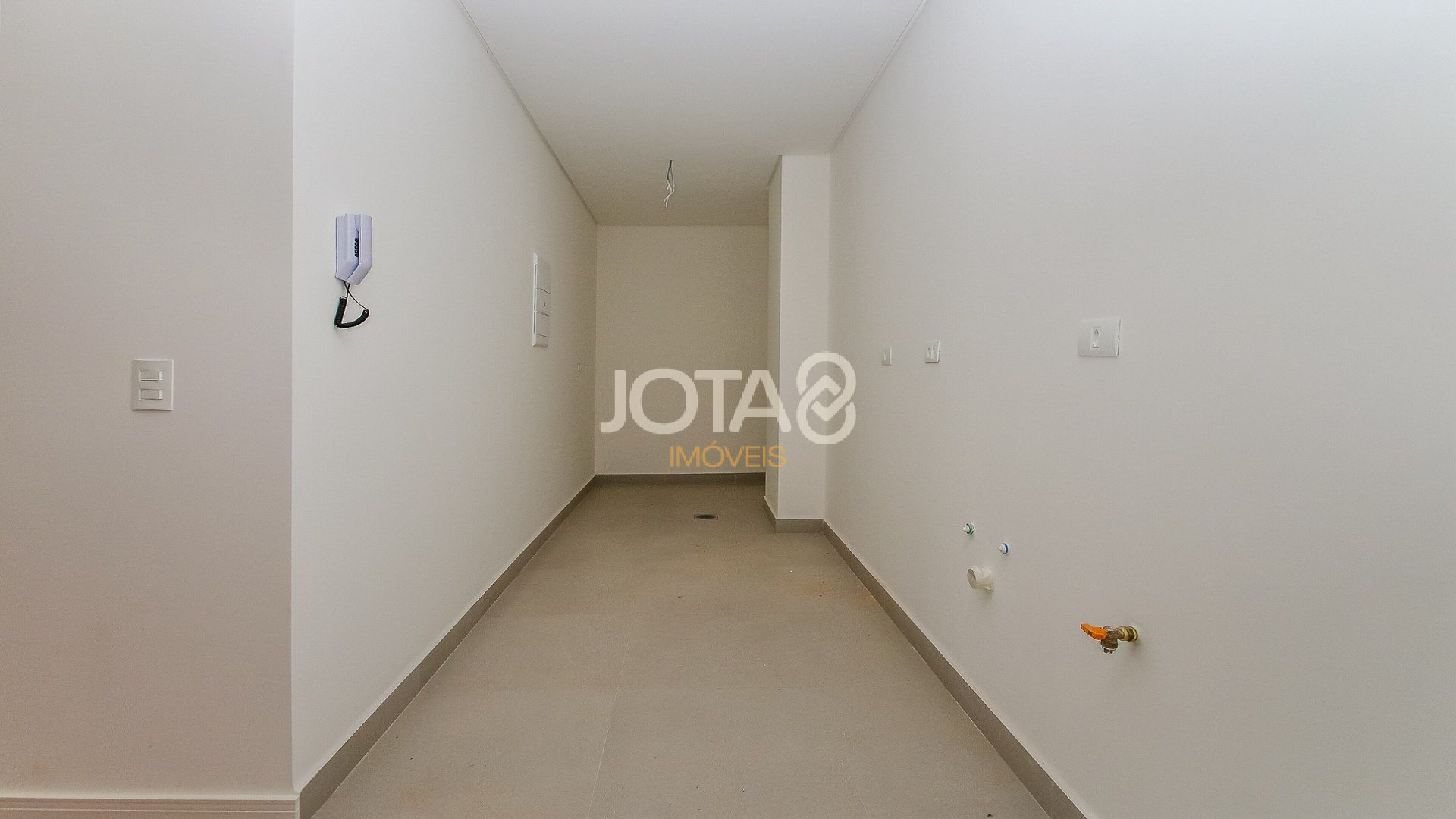 APARTAMENTO 2 QUARTOS AO LADO DA PRAÇA DA ESPANHA