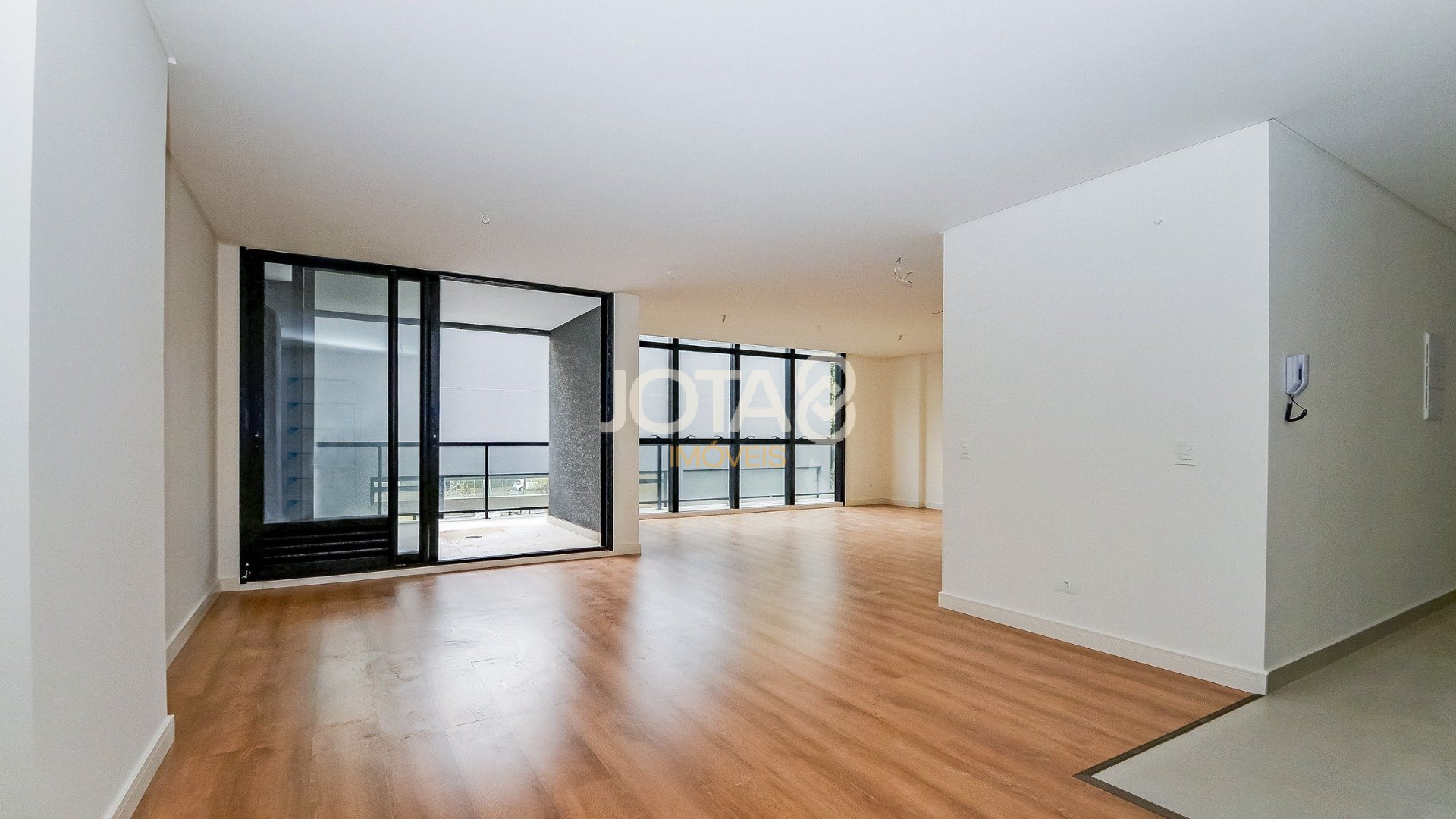 APARTAMENTO 2 QUARTOS AO LADO DA PRAÇA DA ESPANHA
