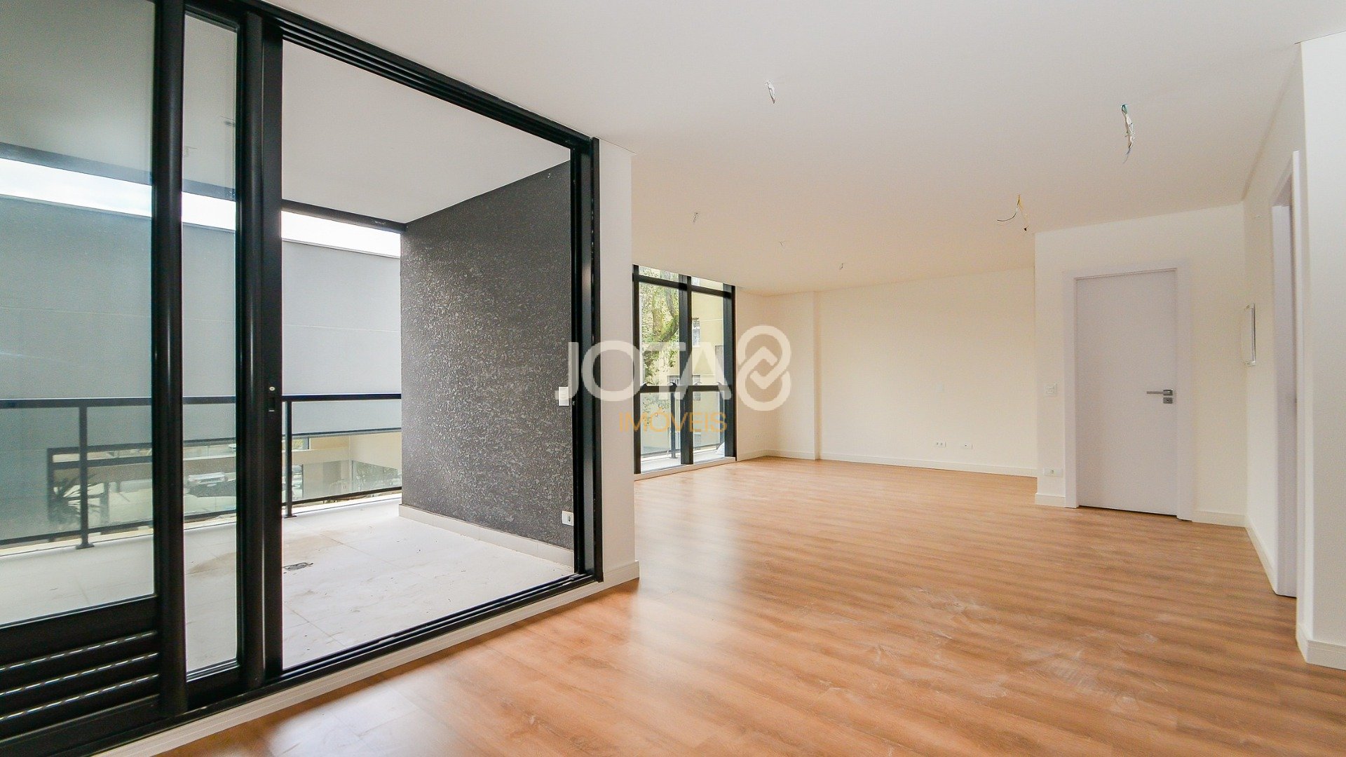 APARTAMENTO 2 QUARTOS AO LADO DA PRAÇA DA ESPANHA