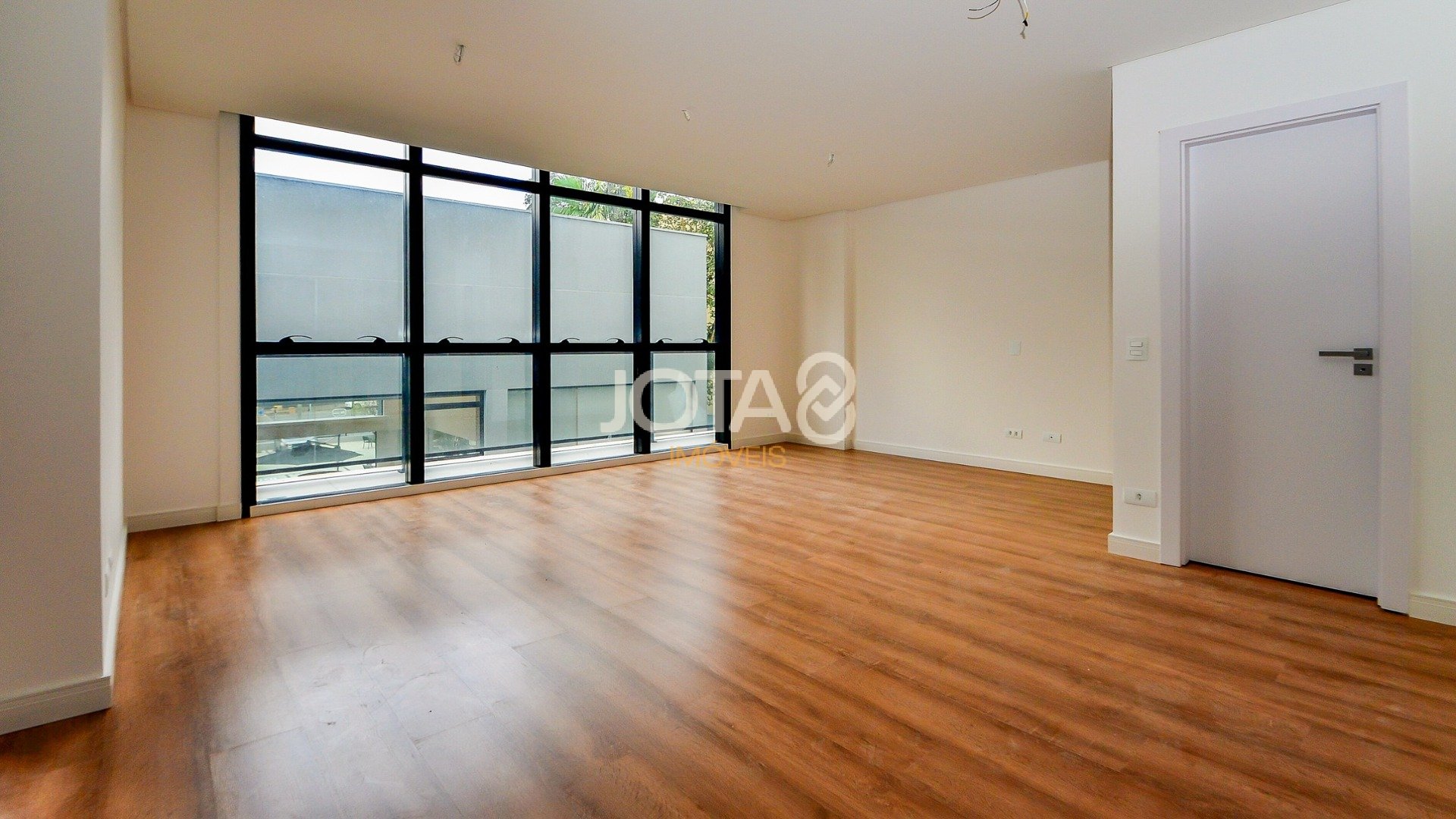 APARTAMENTO 2 QUARTOS AO LADO DA PRAÇA DA ESPANHA