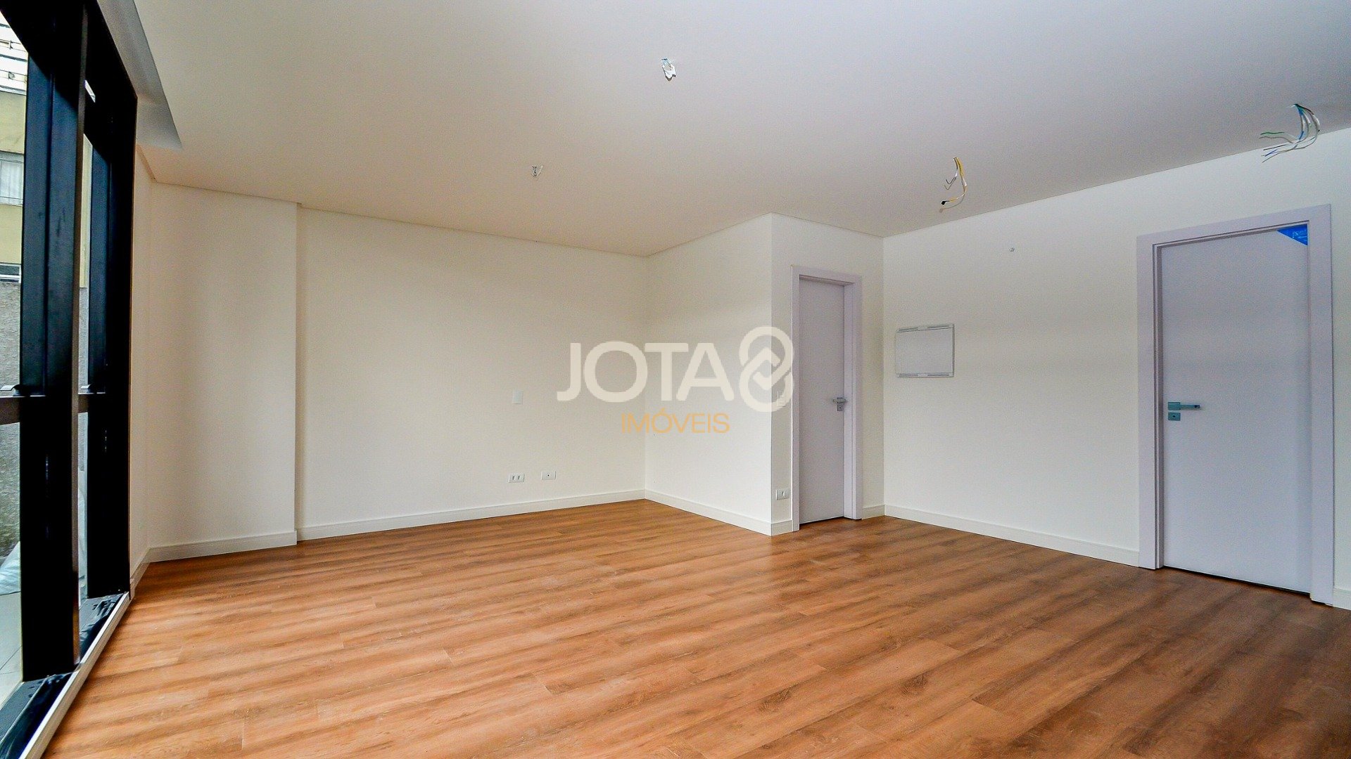 APARTAMENTO 2 QUARTOS AO LADO DA PRAÇA DA ESPANHA