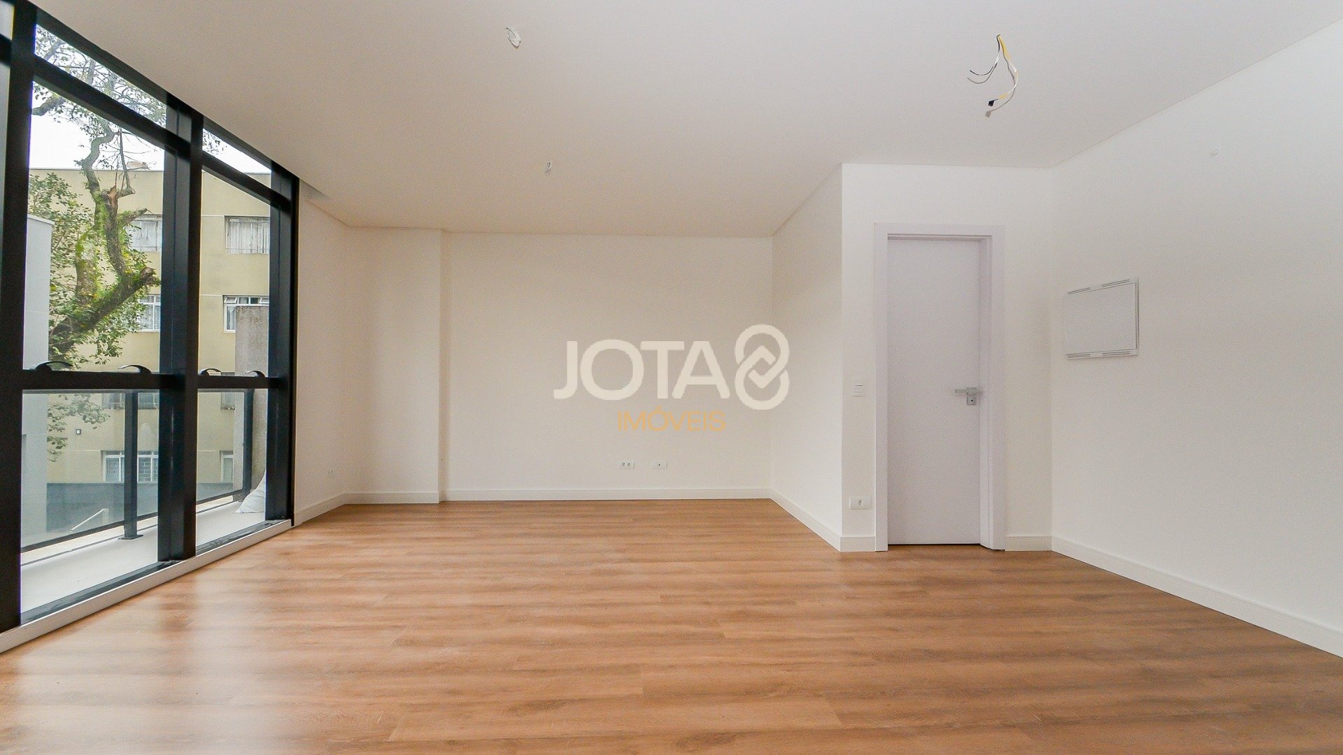 APARTAMENTO 2 QUARTOS AO LADO DA PRAÇA DA ESPANHA