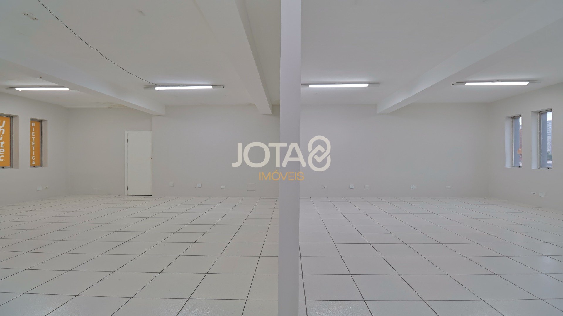 PRÉDIO COMERCIAL NO CENTRO