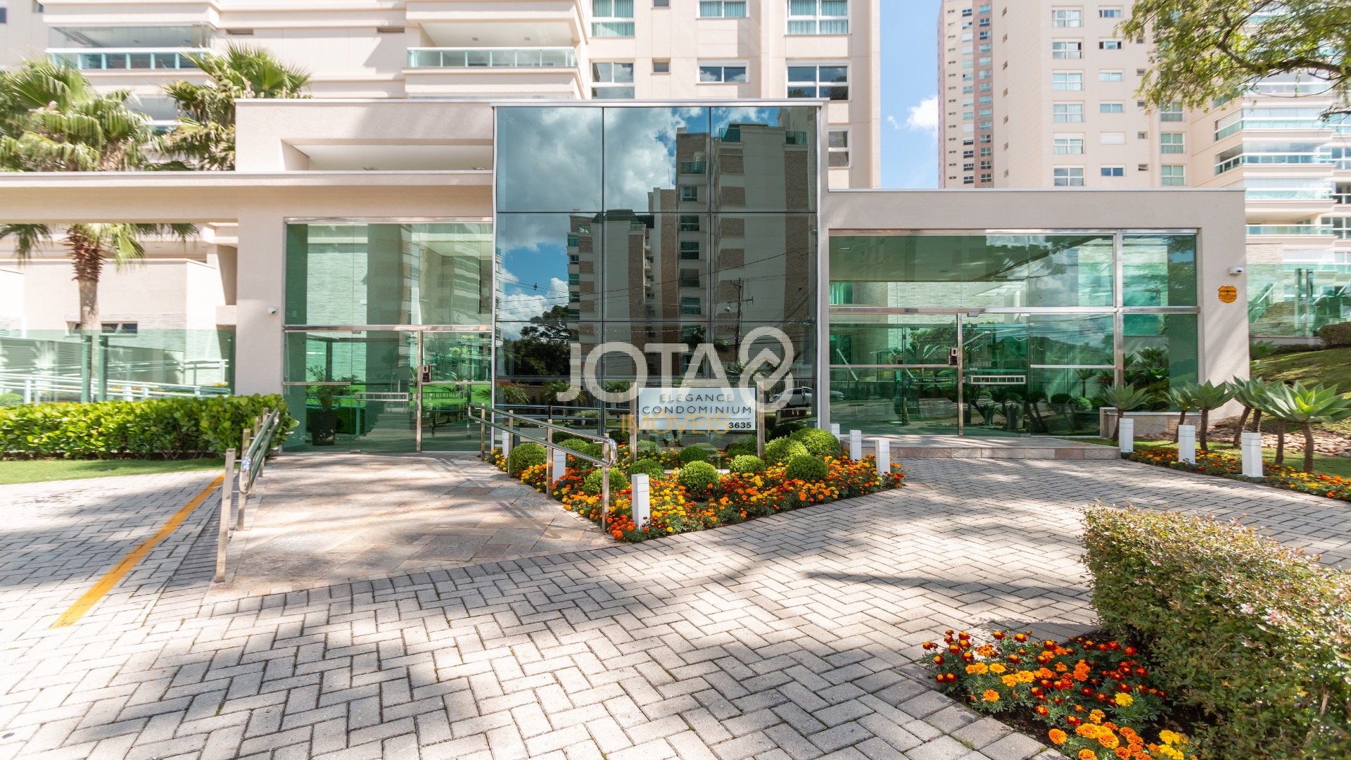 ELEGANCE CONDOMINIUM - 4 QUARTOS E 3 VAGAS NO ECOVILLE