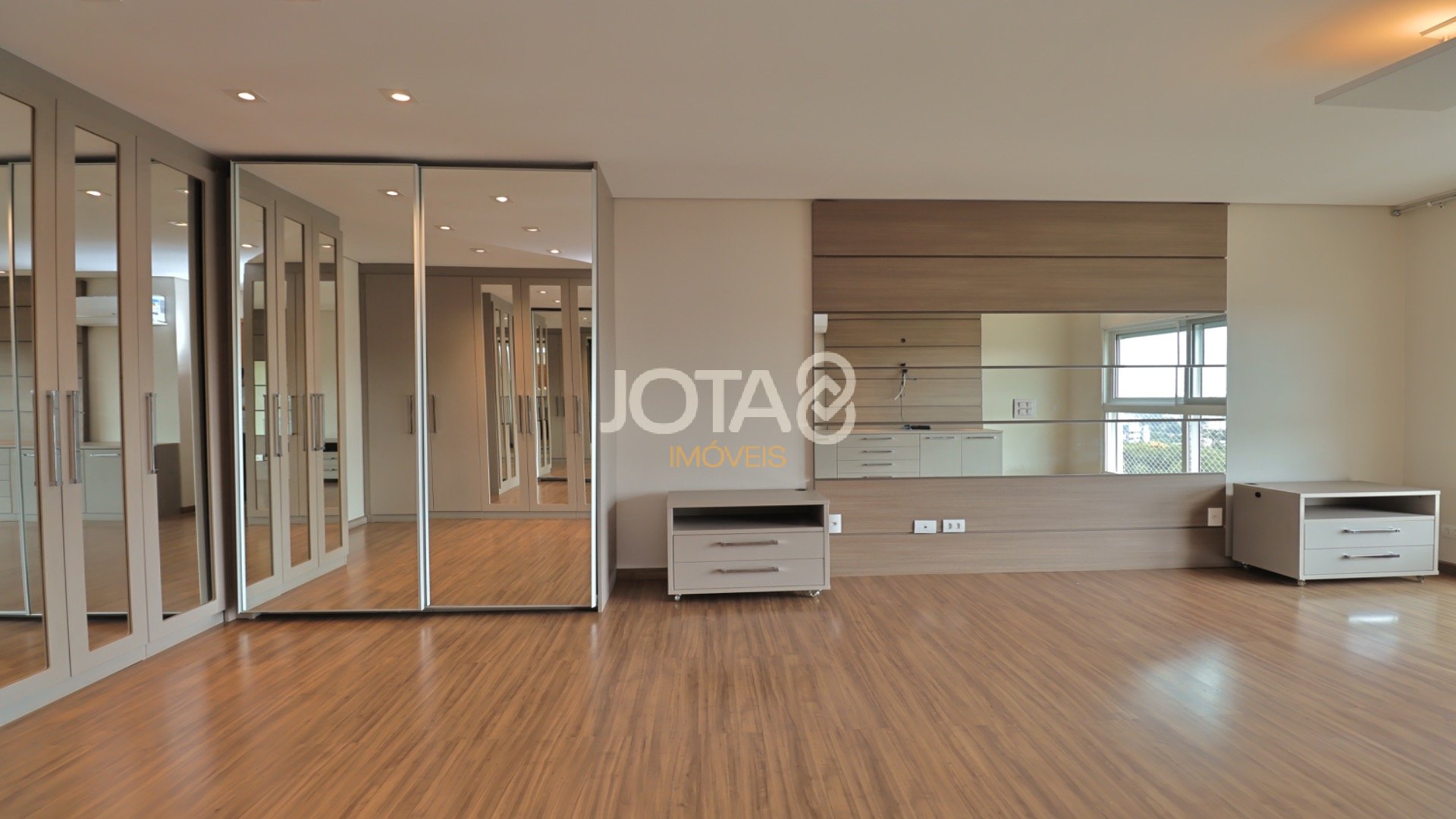 ELEGANCE CONDOMINIUM - 4 QUARTOS E 3 VAGAS NO ECOVILLE