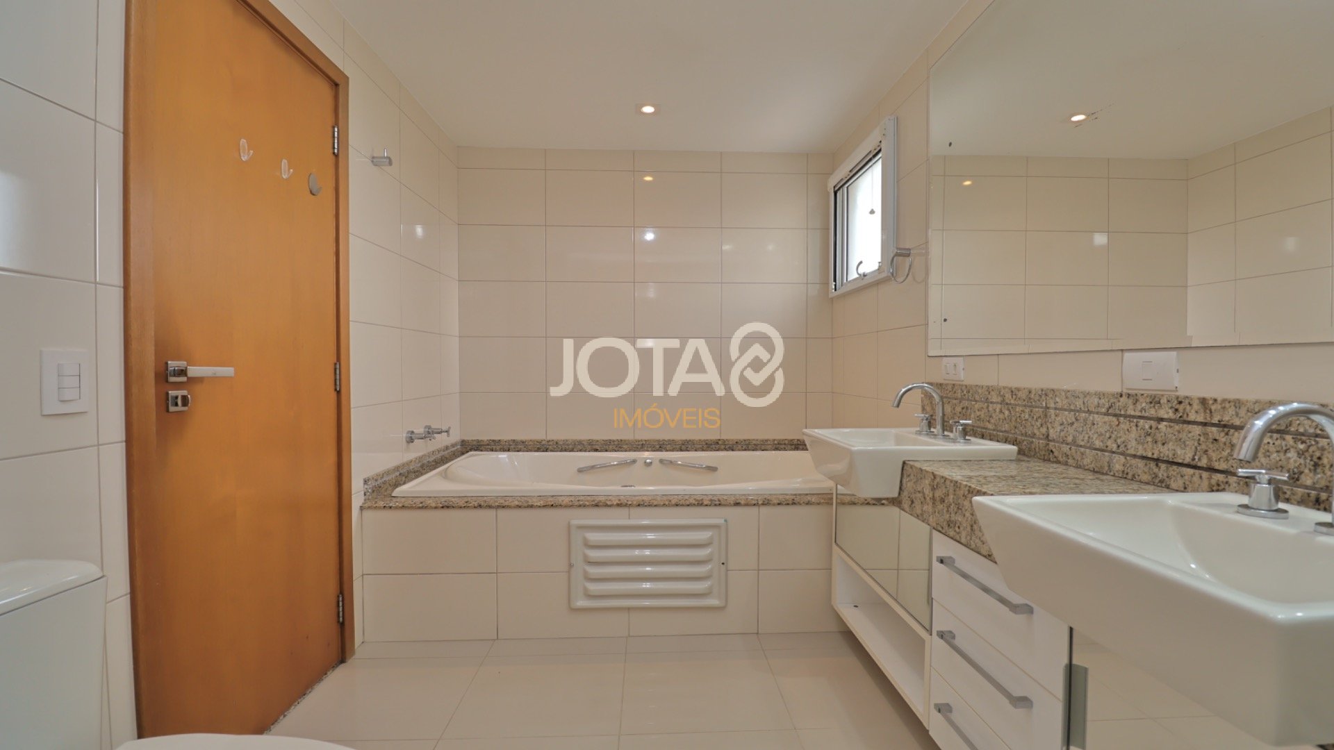 ELEGANCE CONDOMINIUM - 4 QUARTOS E 3 VAGAS NO ECOVILLE