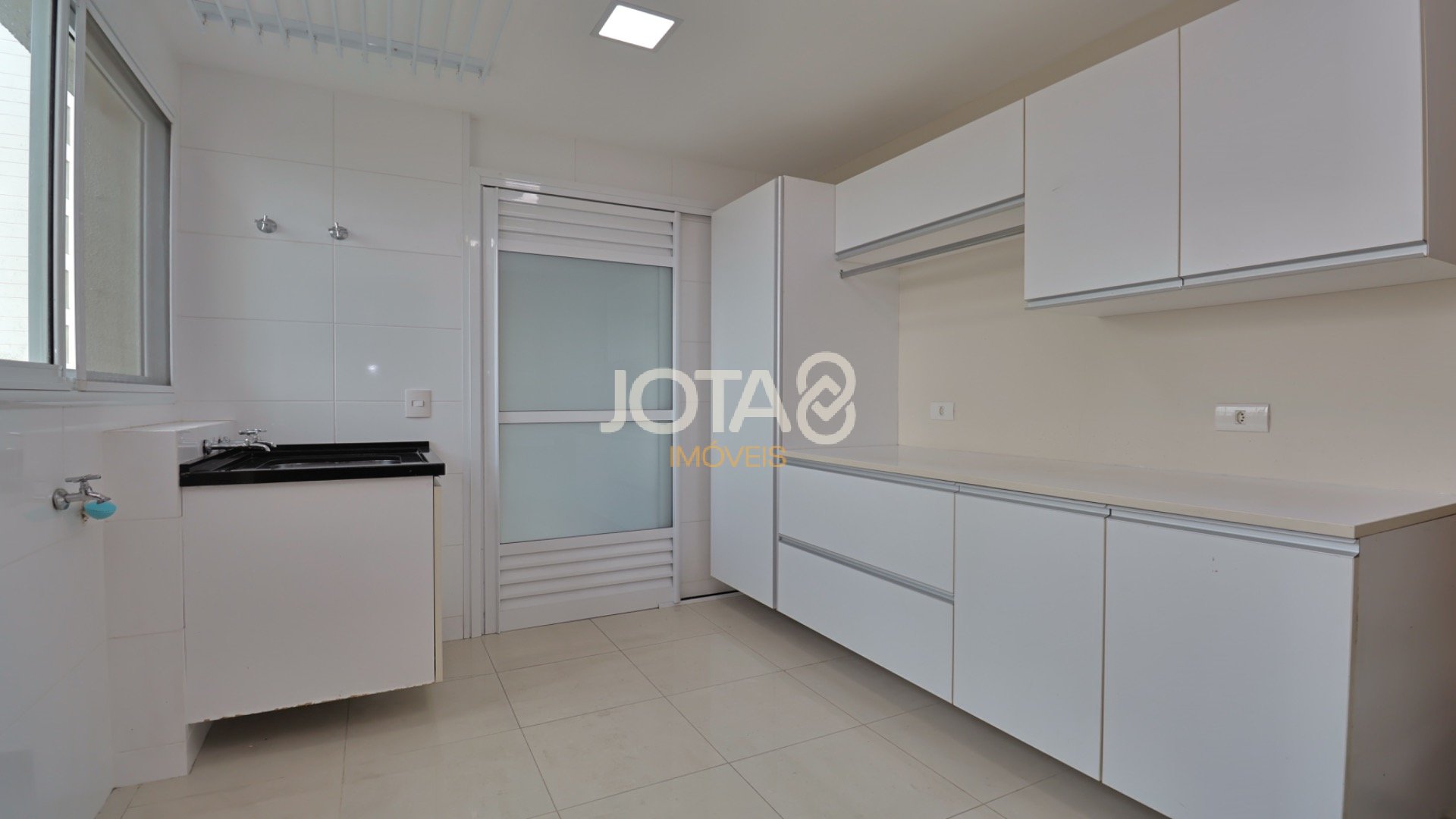 ELEGANCE CONDOMINIUM - 4 QUARTOS E 3 VAGAS NO ECOVILLE
