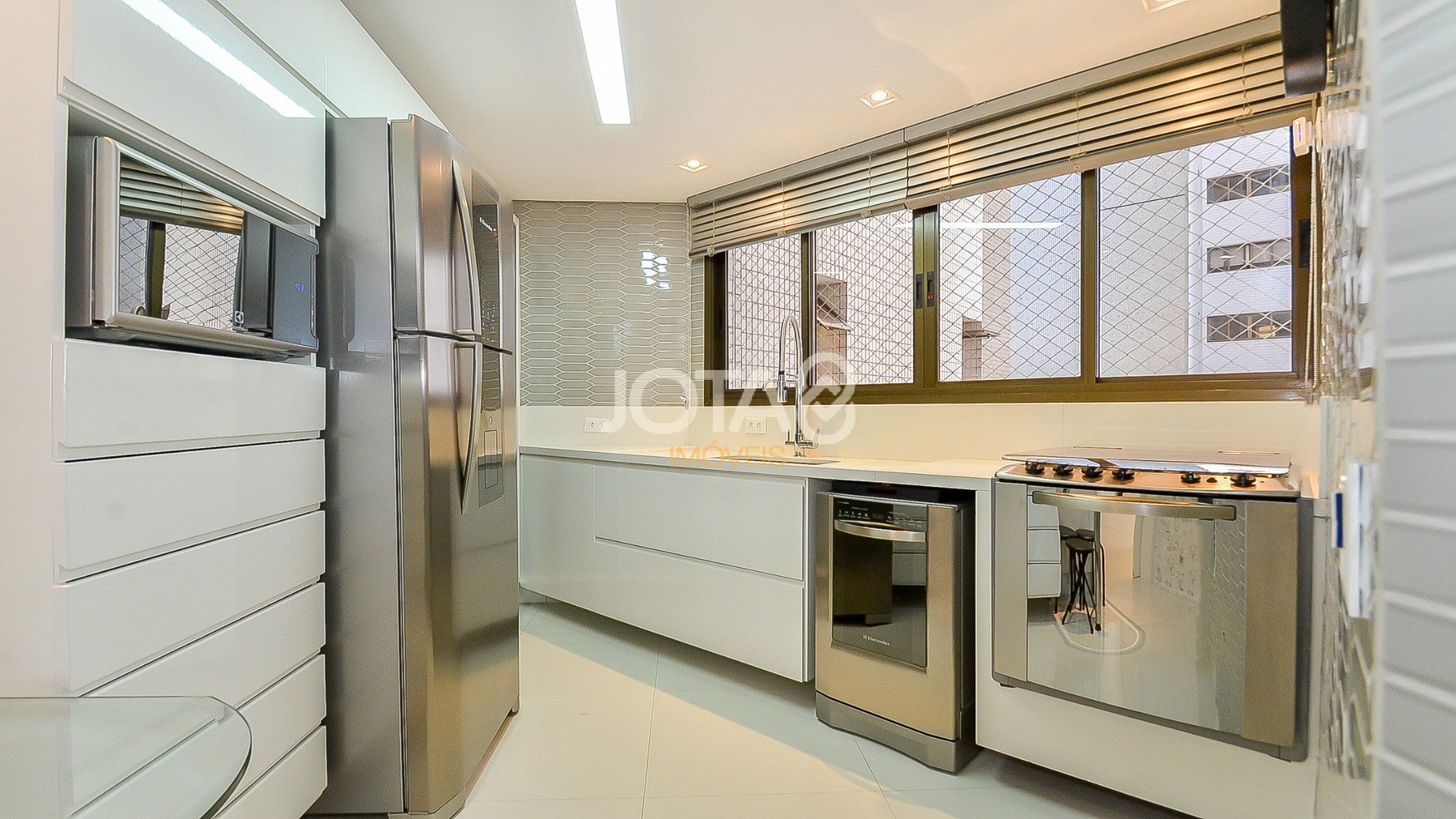APARTAMENTO 3 QUARTOS COM PISCINA NO ECOVILLE