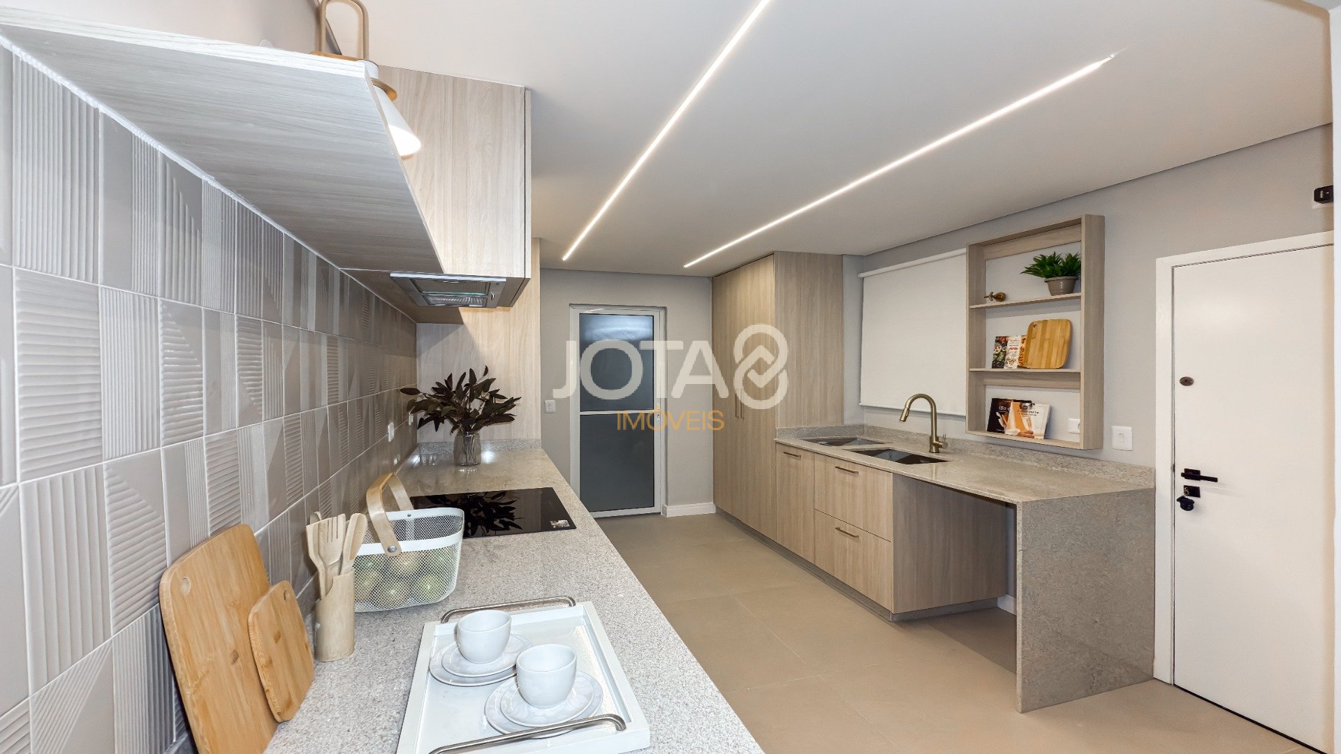 APARTAMENTO RETROFIT COM 3 QUARTOS E 1 VAGA NO ÁGUA VERDE