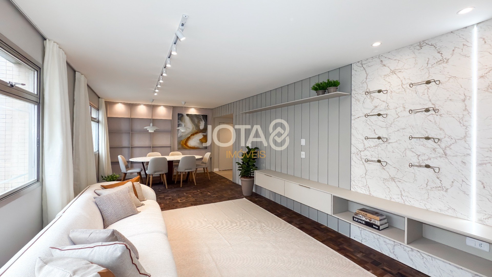APARTAMENTO RETROFIT COM 3 QUARTOS E 1 VAGA NO ÁGUA VERDE