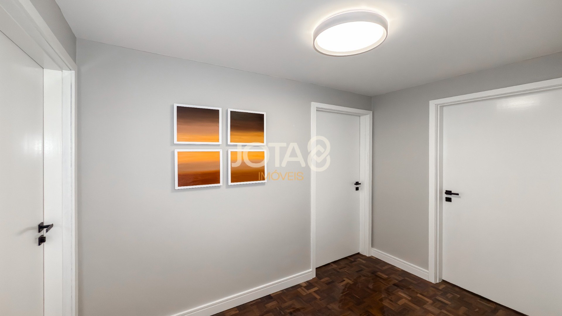 APARTAMENTO RETROFIT COM 3 QUARTOS E 1 VAGA NO ÁGUA VERDE
