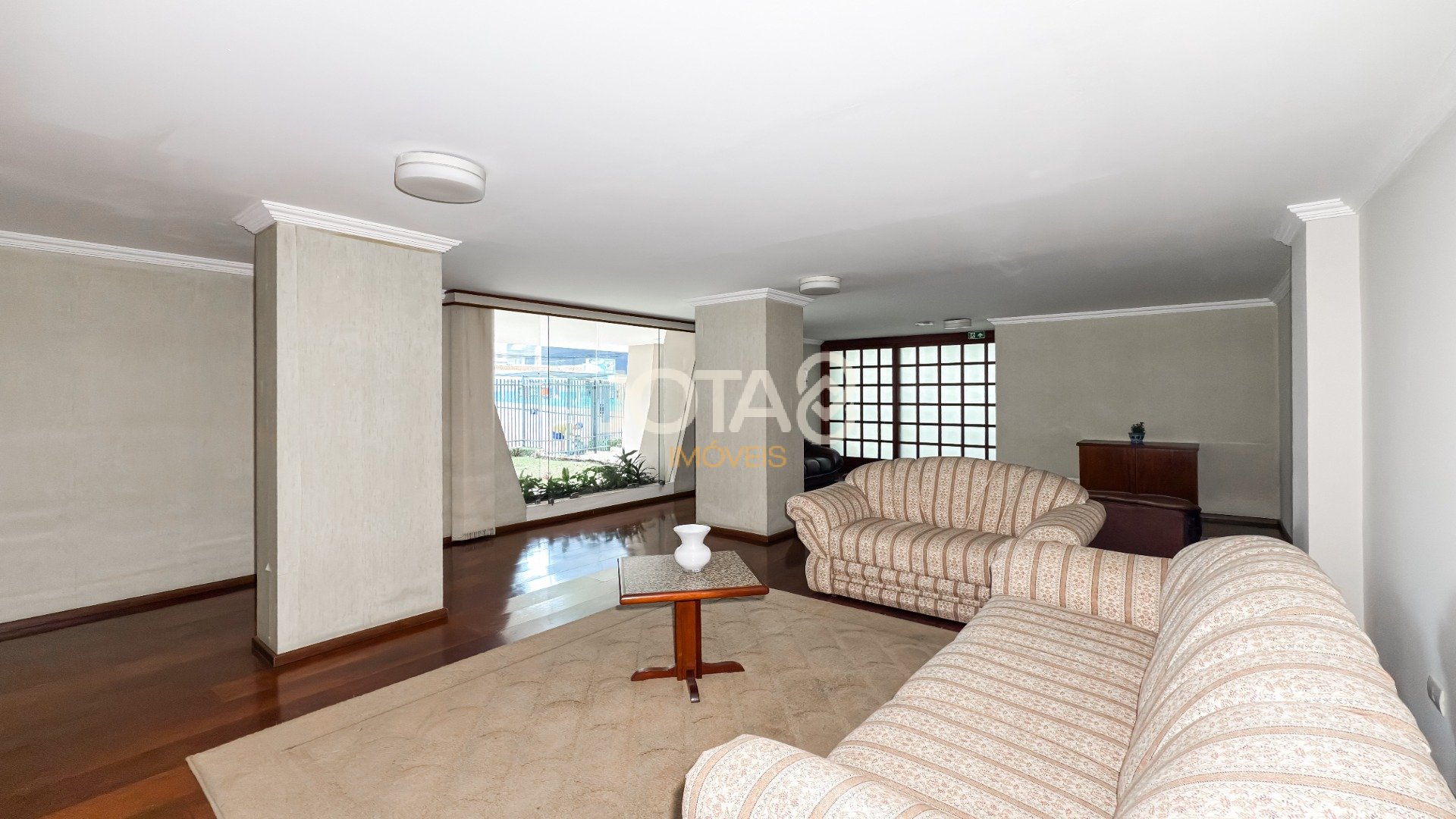 APARTAMENTO RETROFIT COM 3 QUARTOS E 1 VAGA NO ÁGUA VERDE