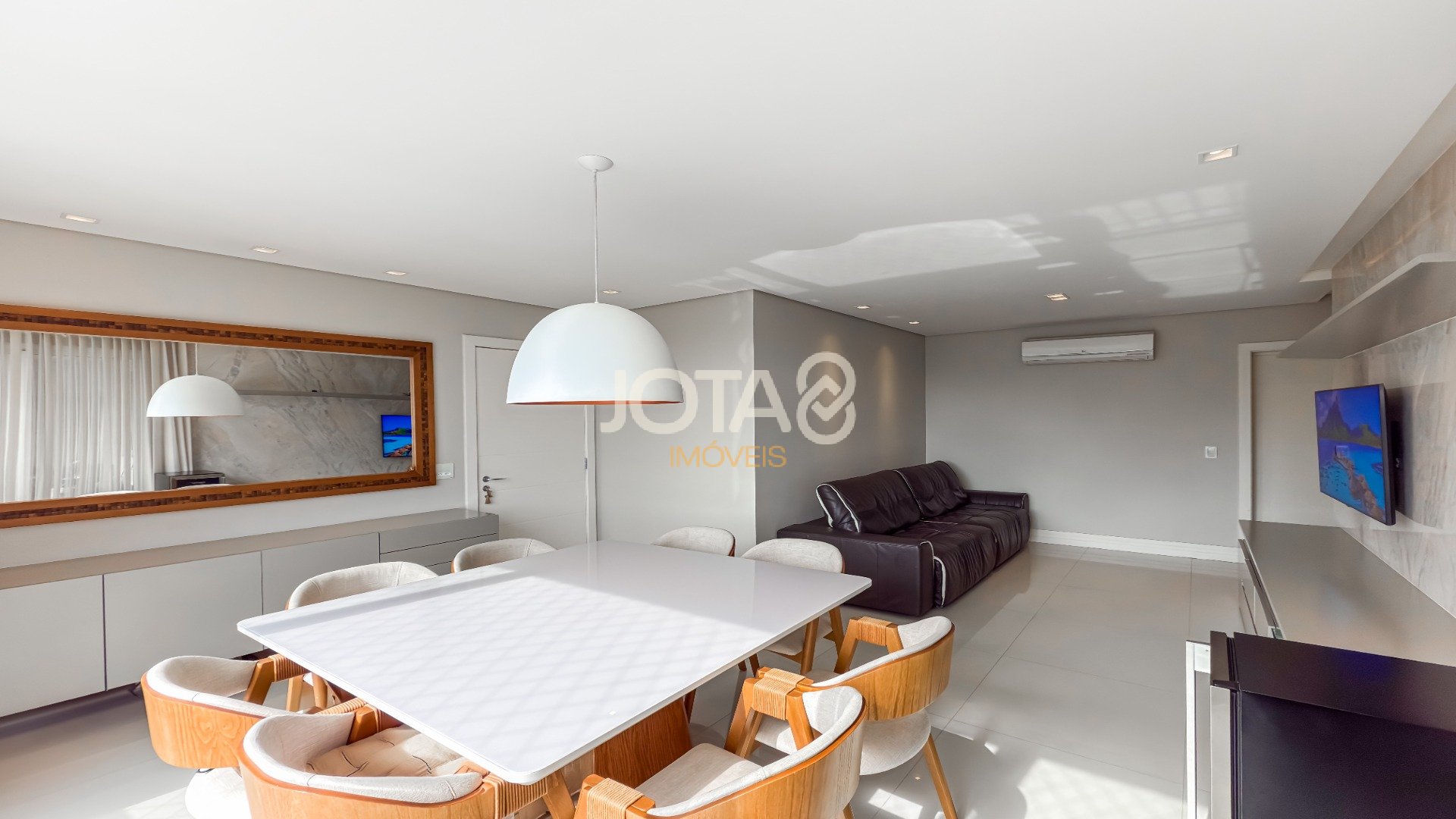 APARTAMENTO DE 03 QUARTOS, SACADA E 03 VAGAS NO BATEL