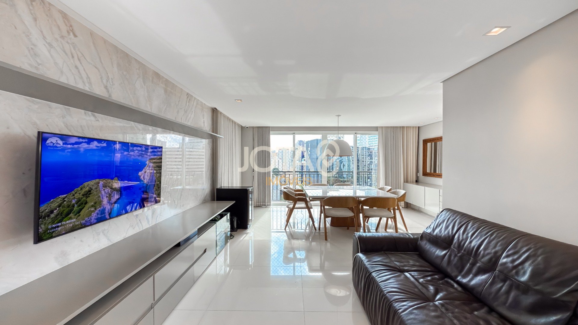 APARTAMENTO DE 03 QUARTOS, SACADA E 03 VAGAS NO BATEL
