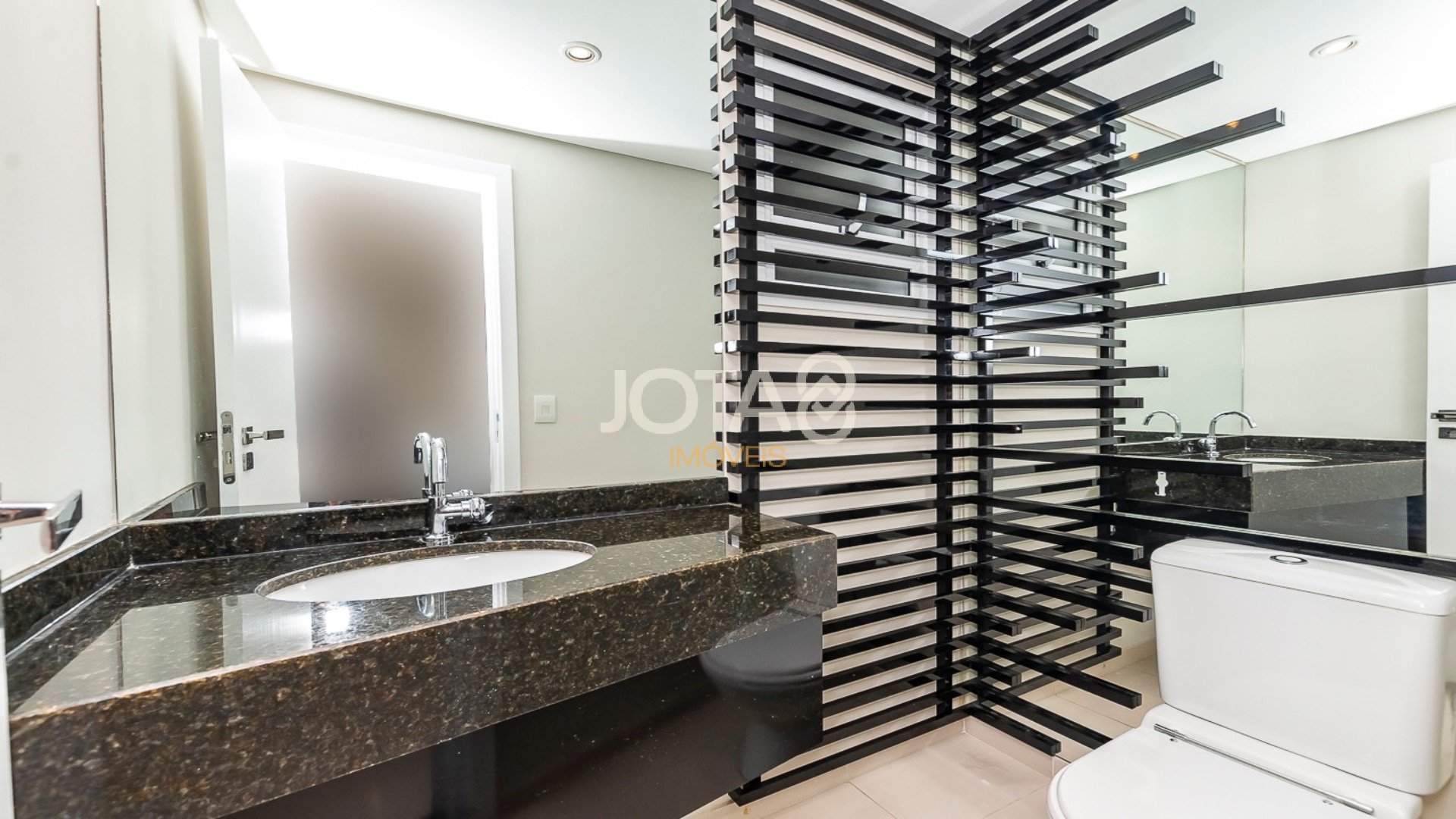 APARTAMENTO MOBILIADO NO ECOVILLE