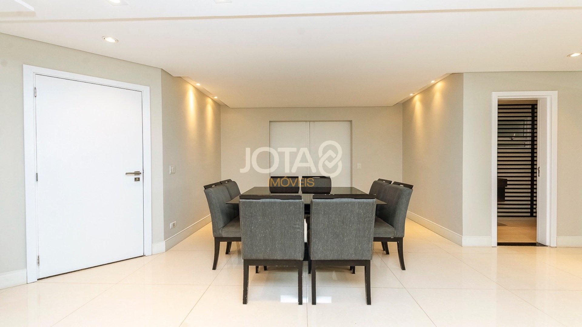 APARTAMENTO MOBILIADO NO ECOVILLE