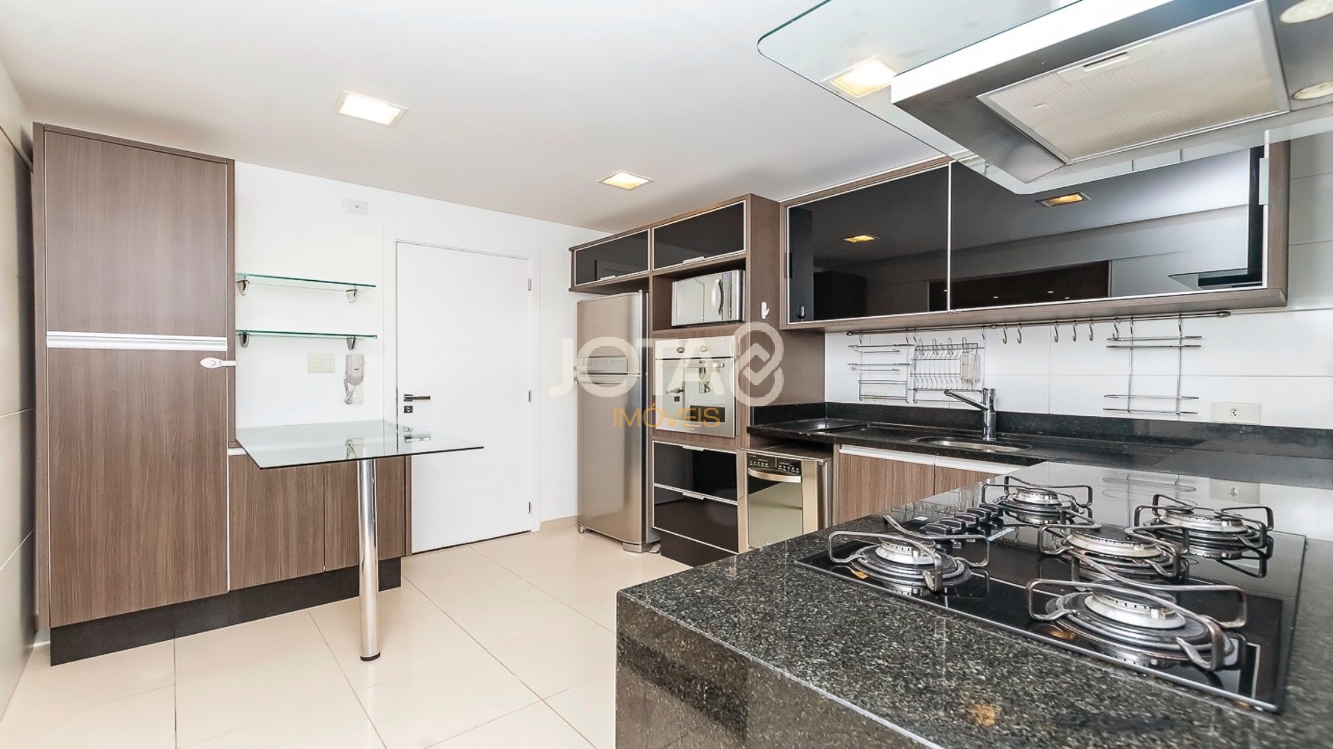 APARTAMENTO MOBILIADO NO ECOVILLE