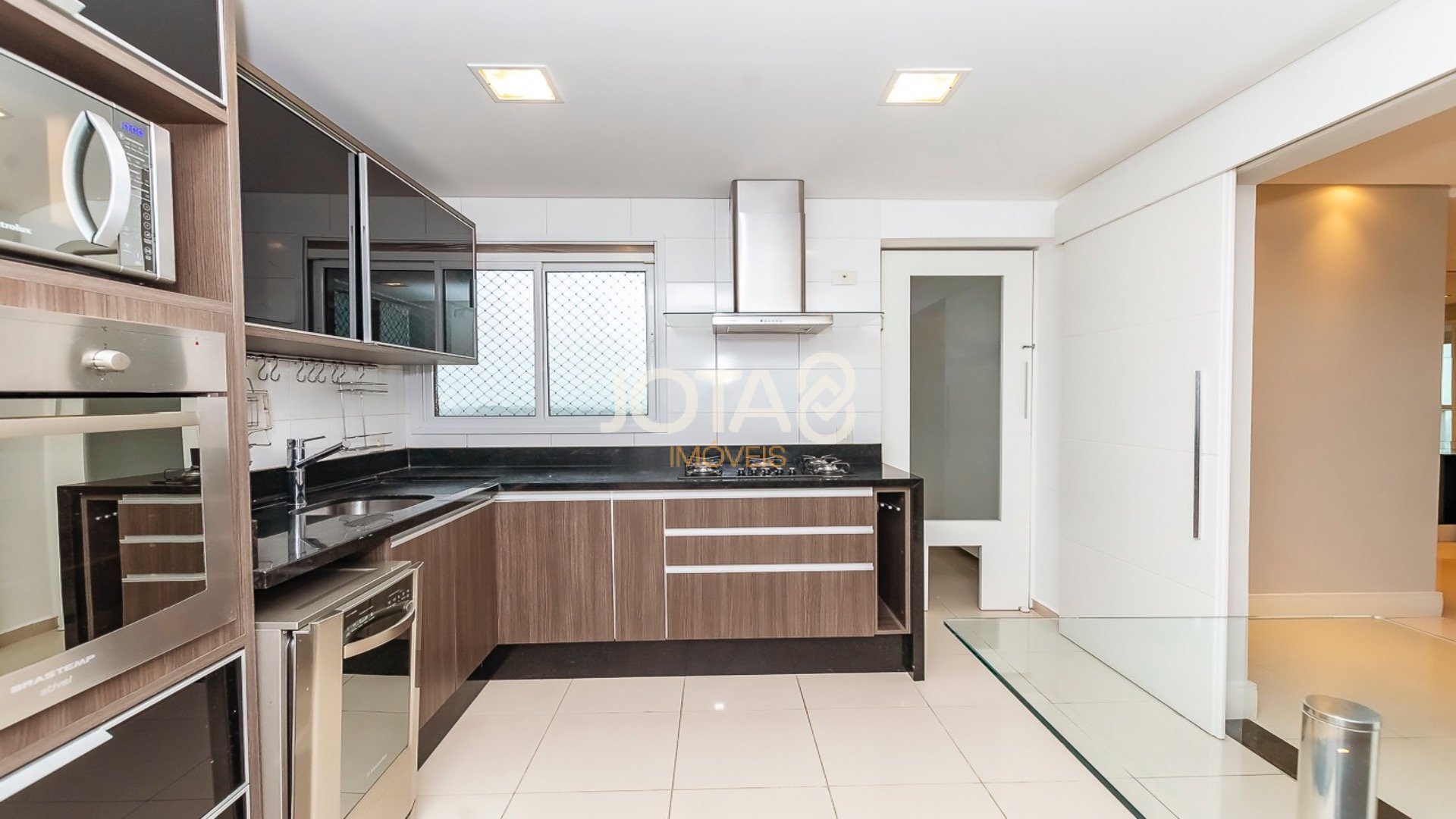 APARTAMENTO MOBILIADO NO ECOVILLE